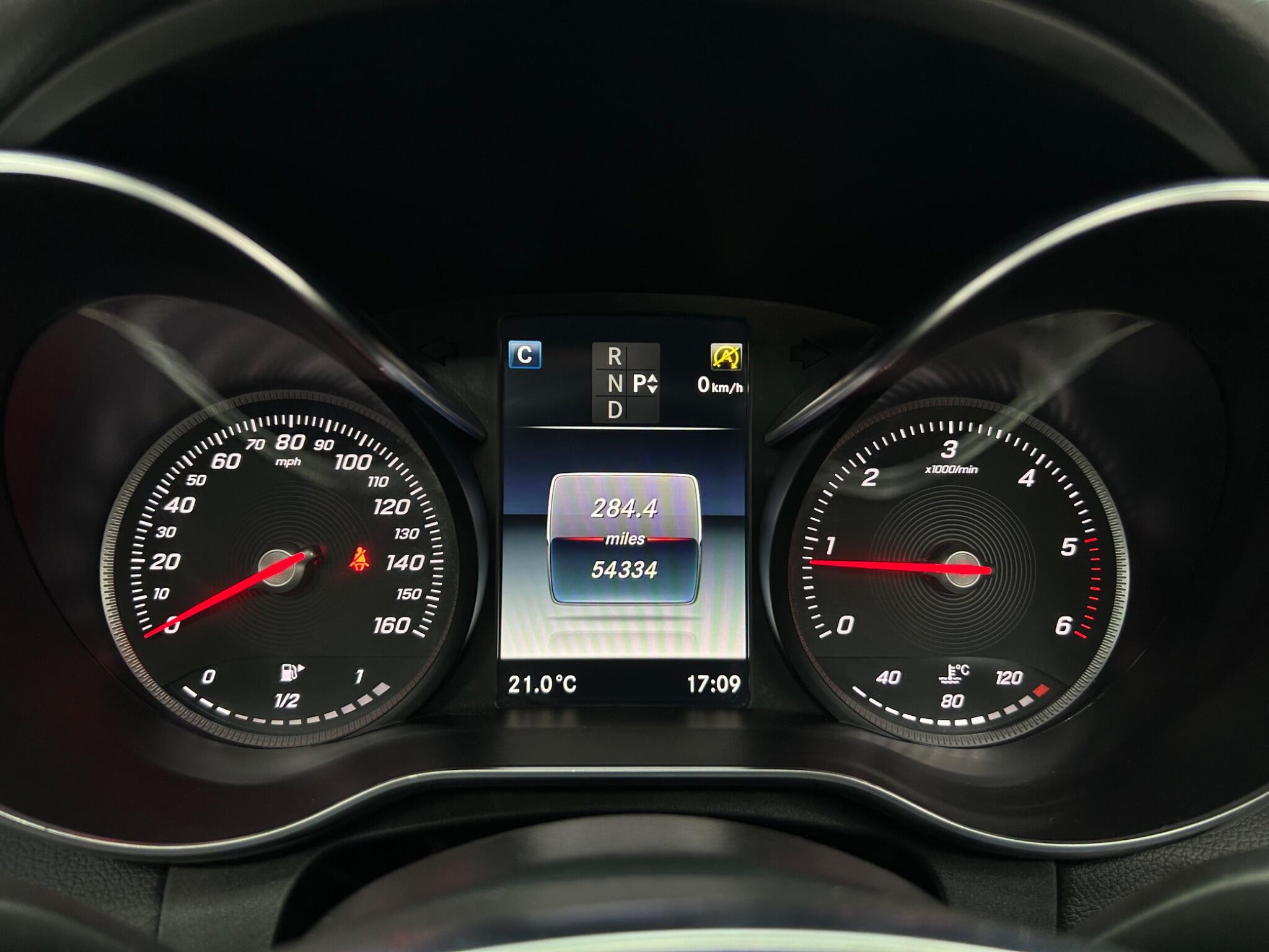 Mercedes-Benz C-Class view 37
