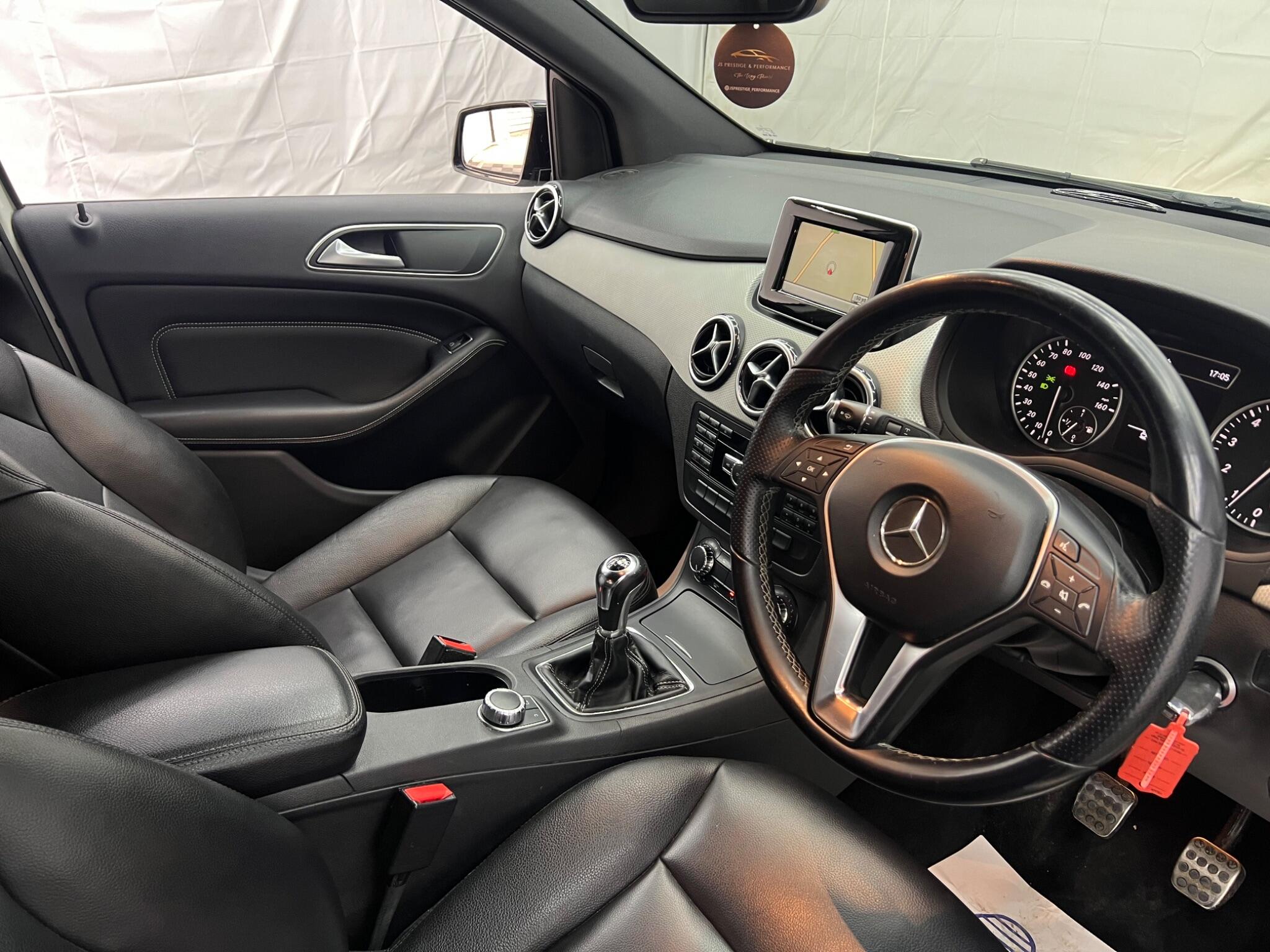 Mercedes-Benz B Class view 12