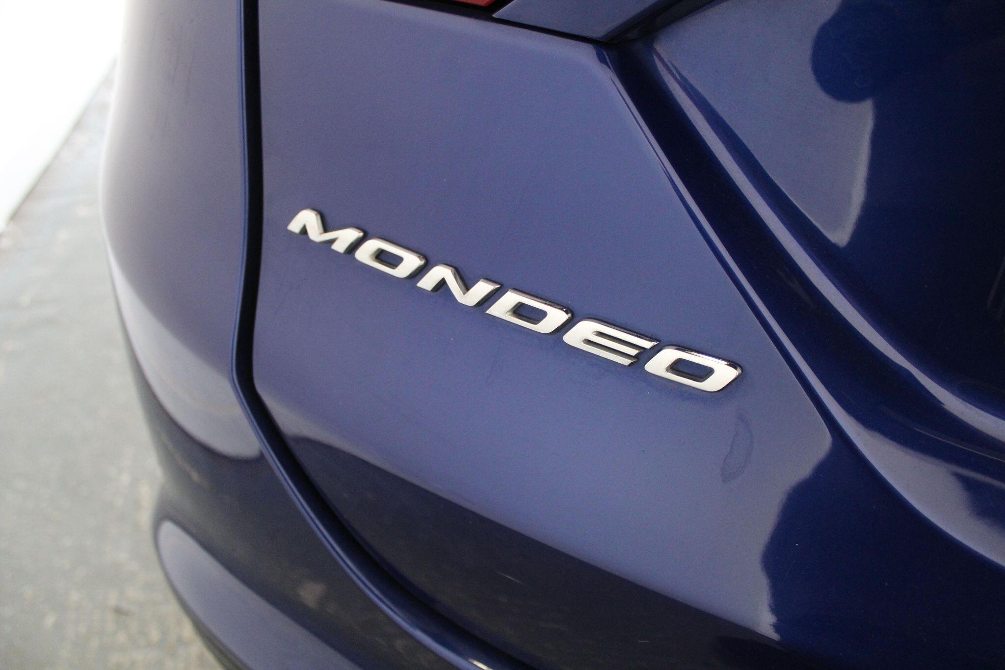 Ford Mondeo view 18
