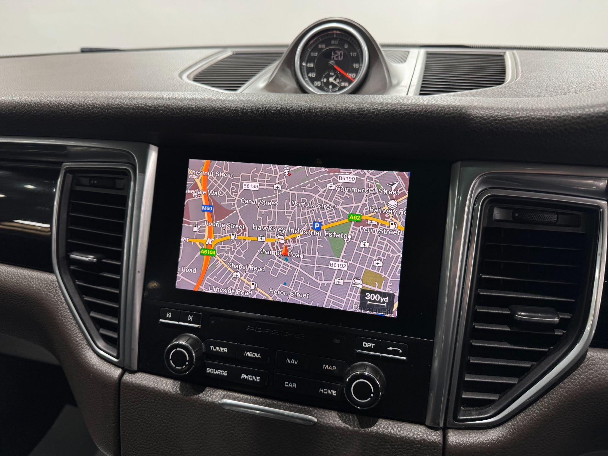 Porsche Macan view 37