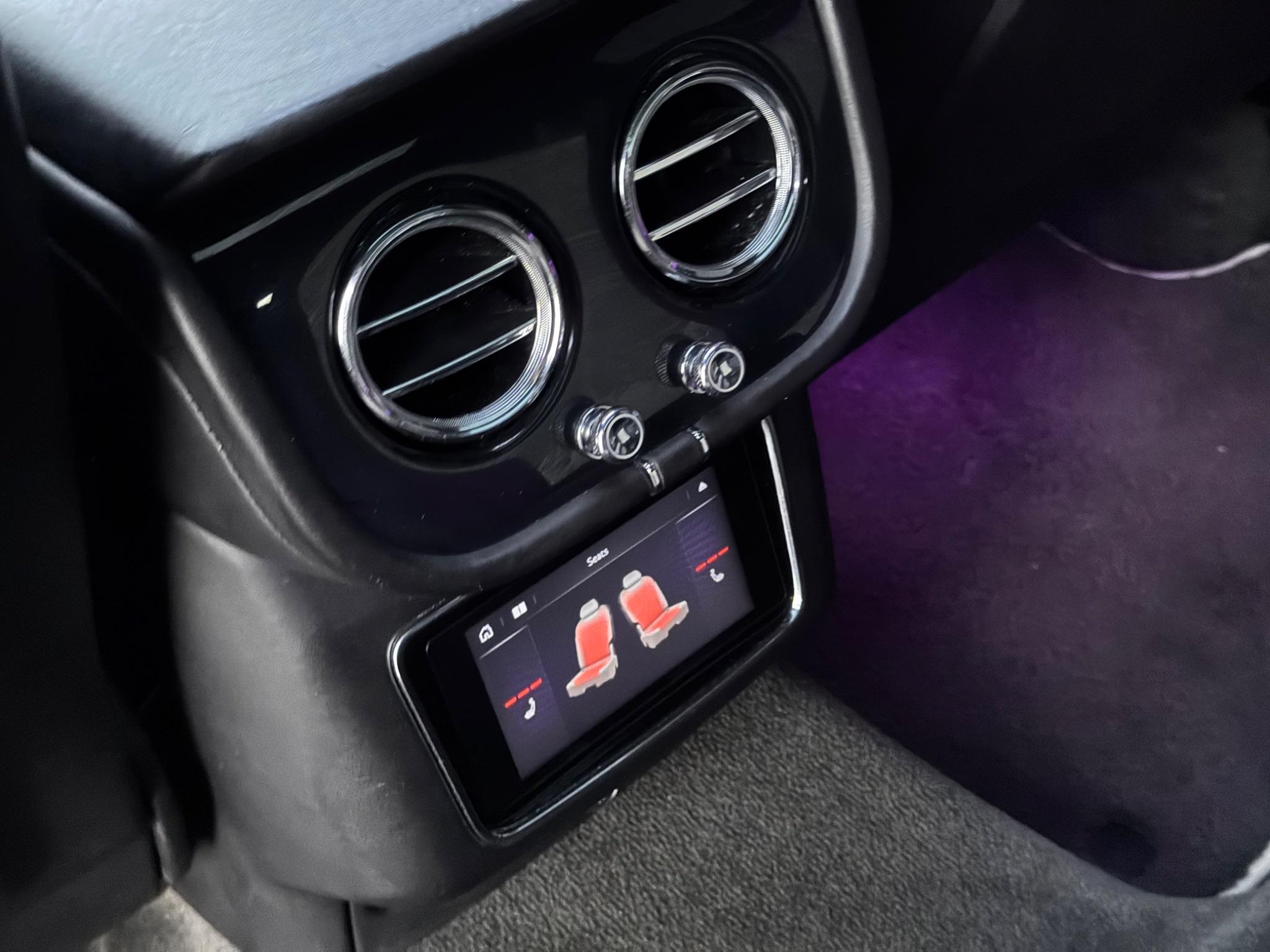 Bentley Bentayga view 35