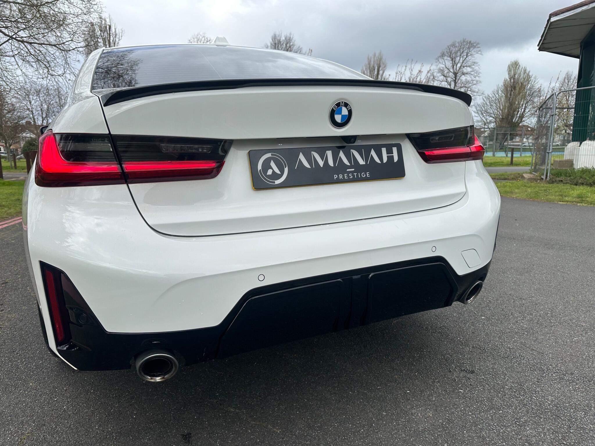 BMW 3 Series view 11