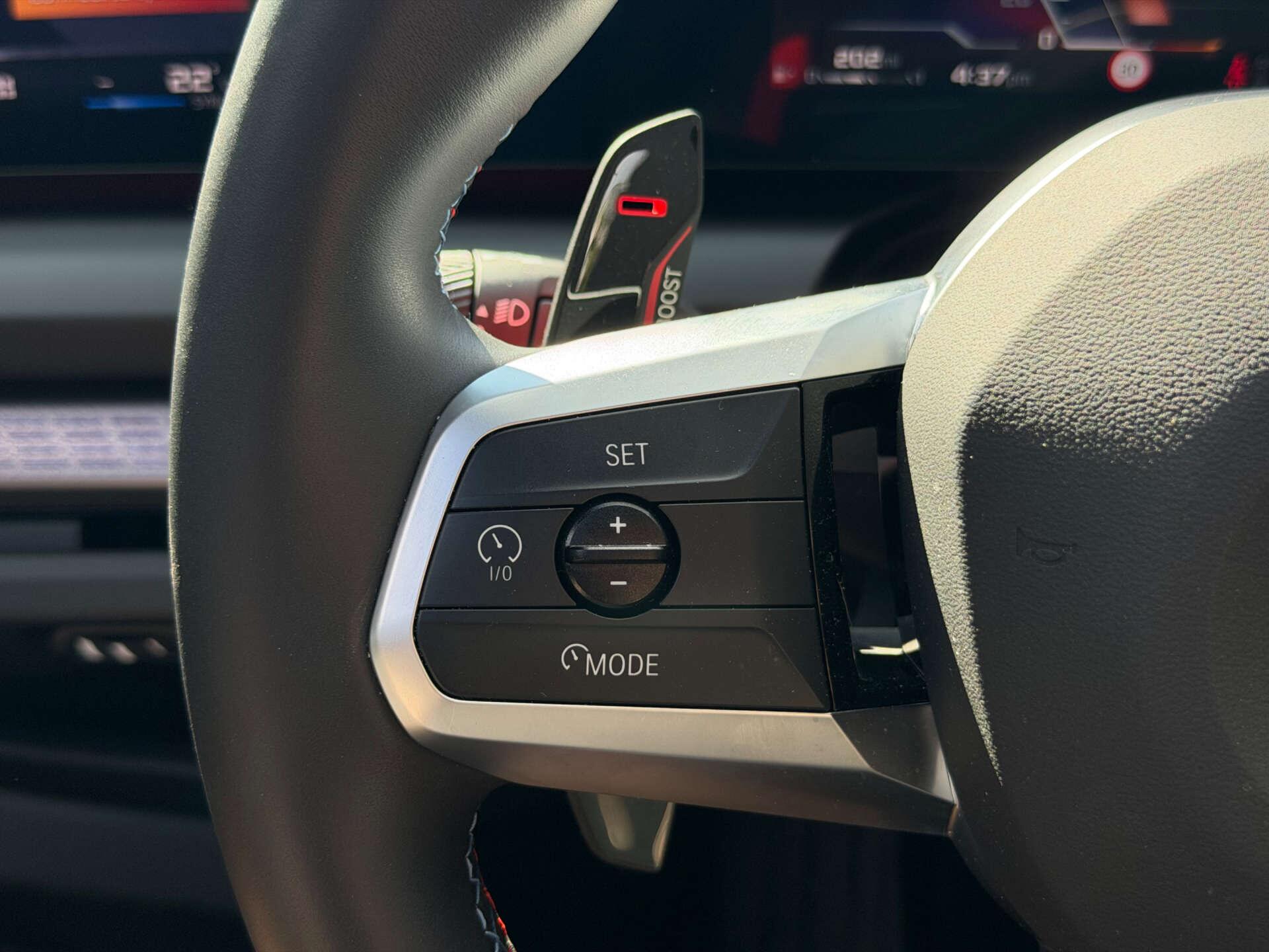 BMW 1 Series view 35