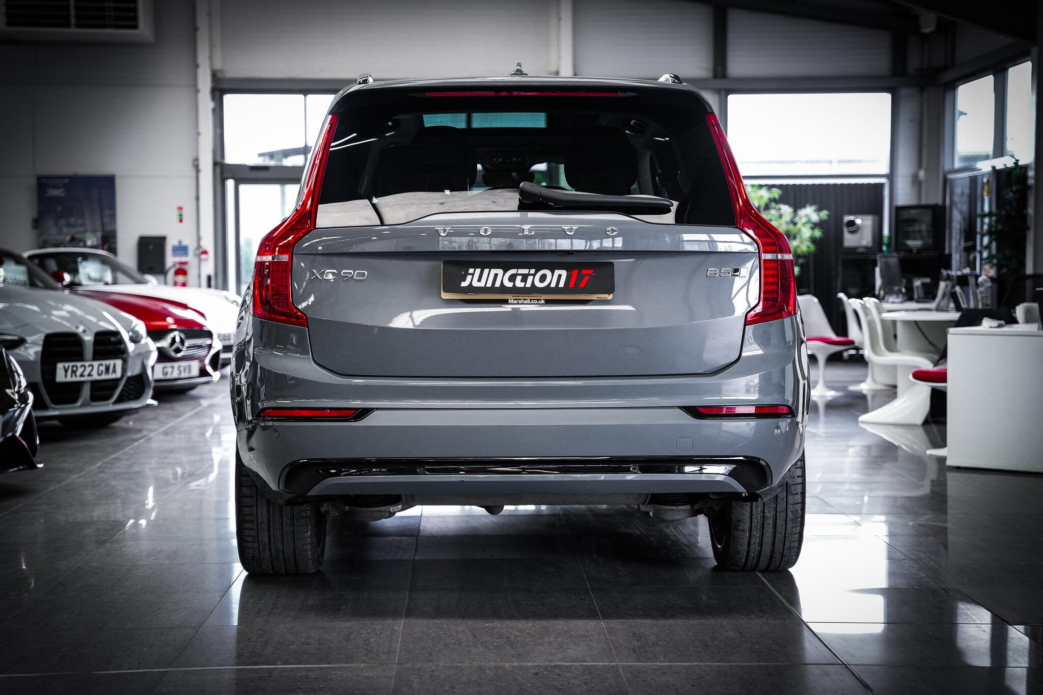 Volvo XC90 view 15