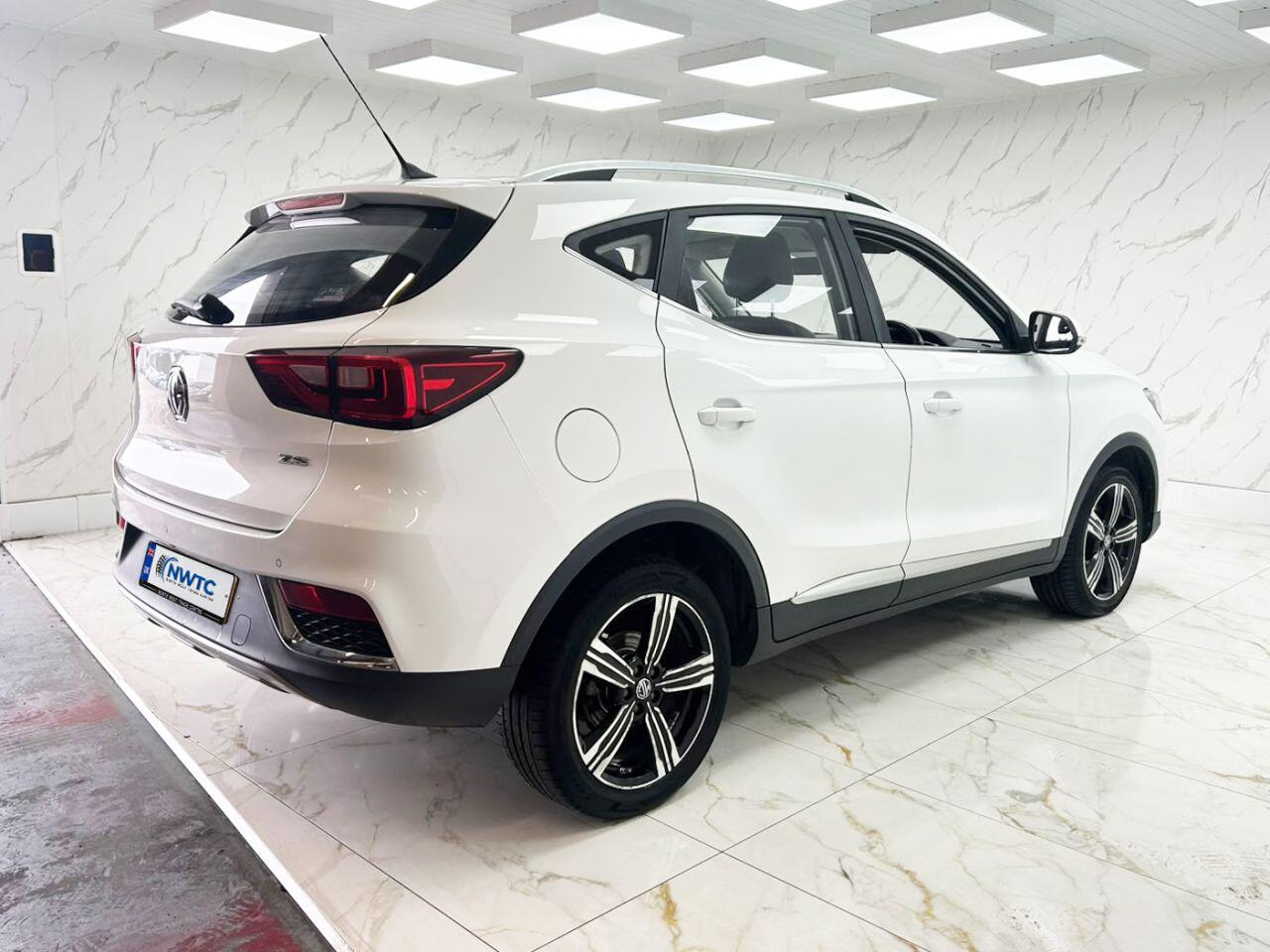 MG ZS view 12