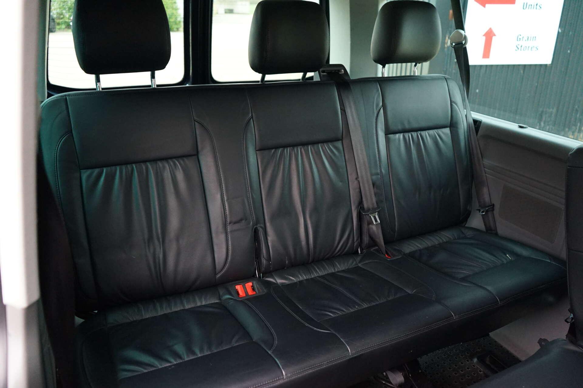 Volkswagen Transporter view 14