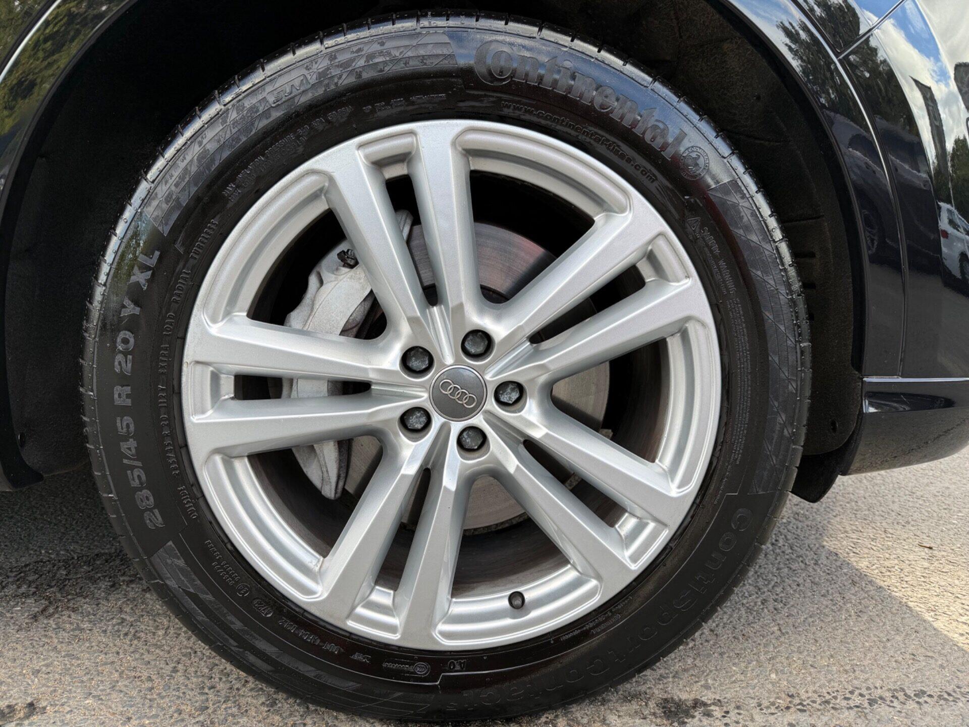 Audi Q7 view 63