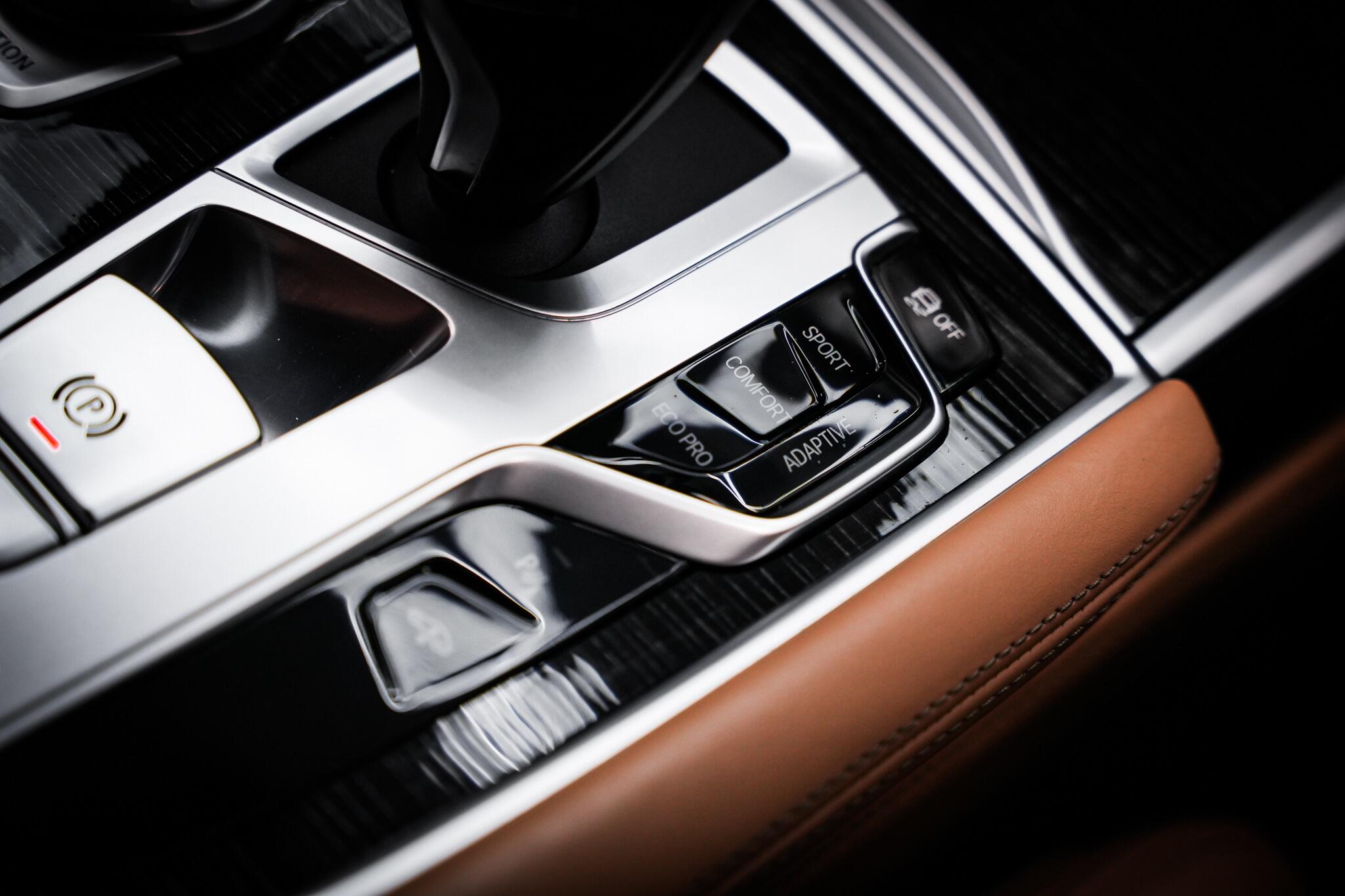 BMW 7 Series view 44