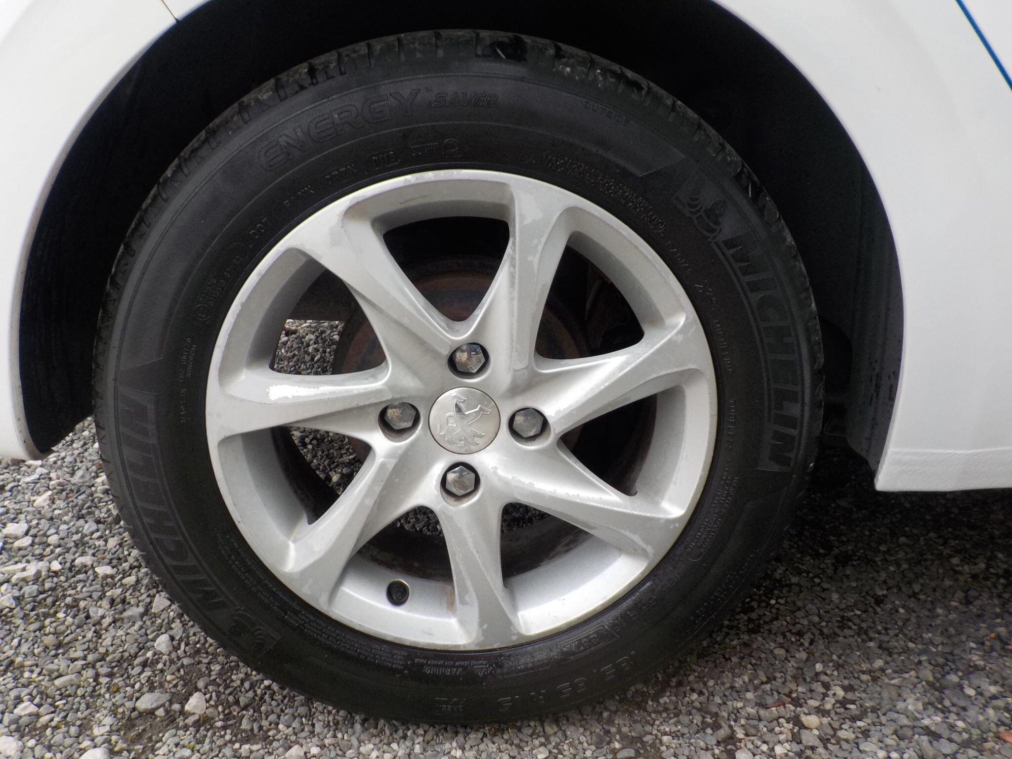 Peugeot 208 1.2 VTi PureTech Style Euro 6 5dr