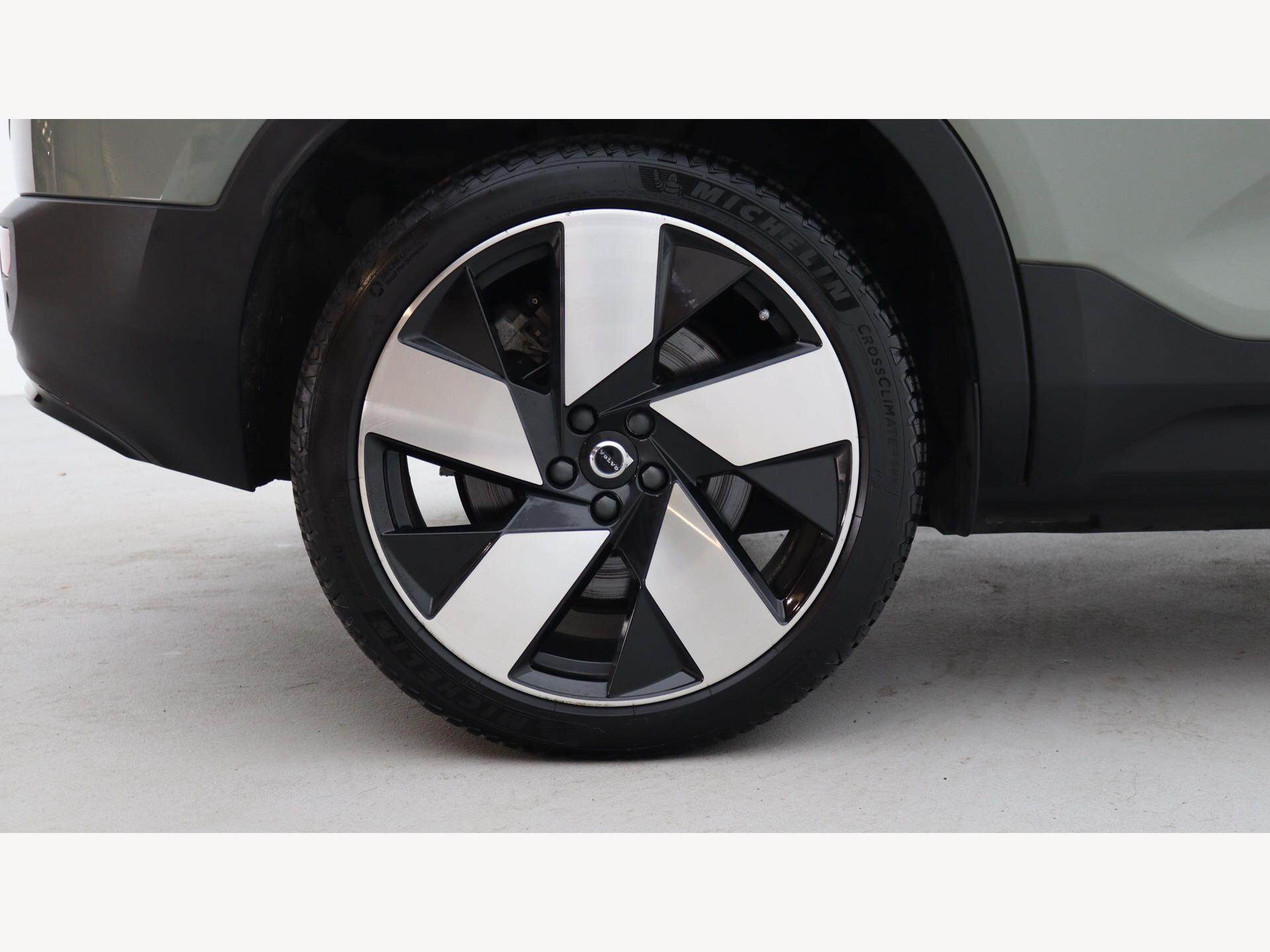 Volvo XC40 view 12