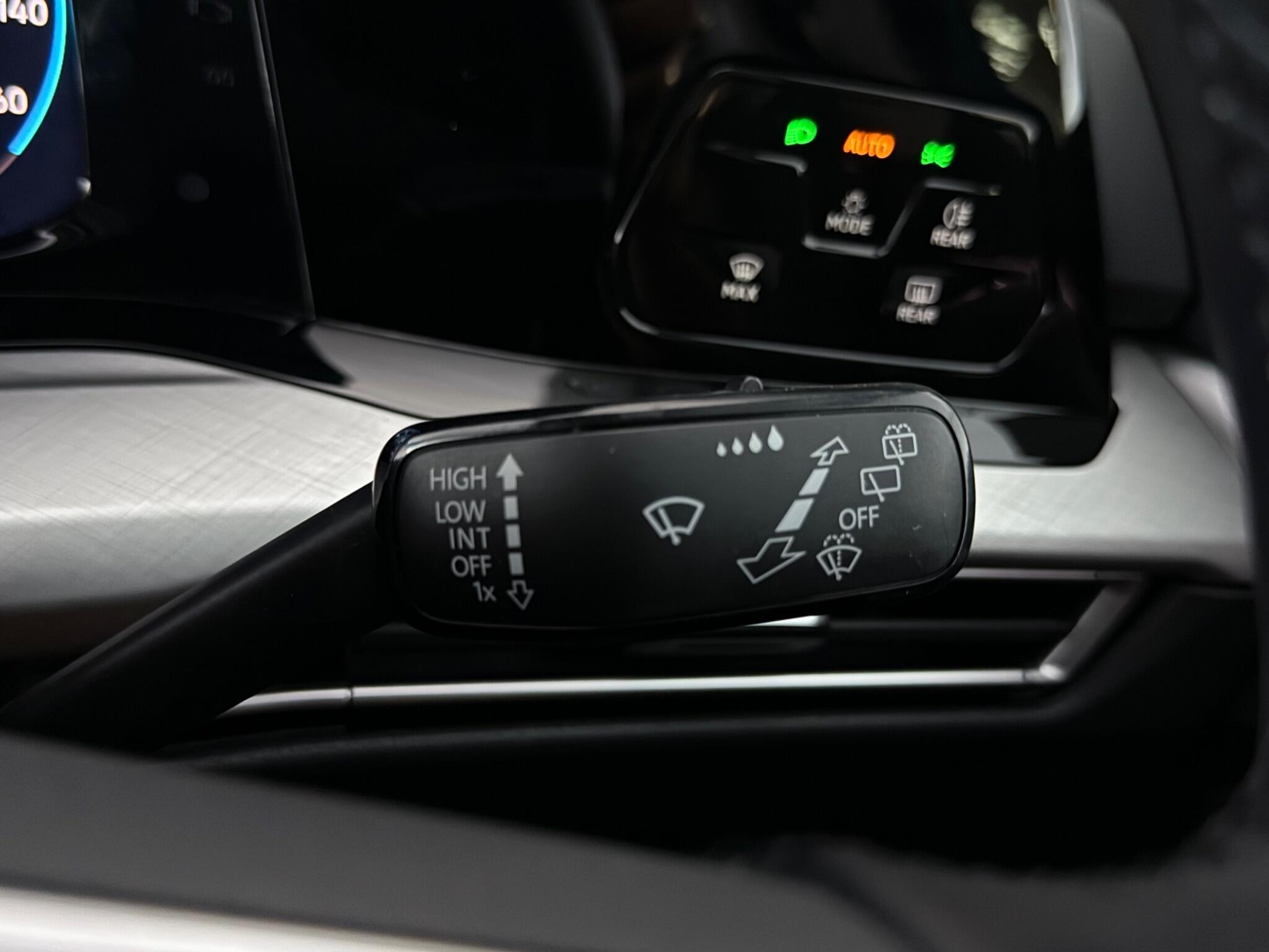 Volkswagen Golf view 18