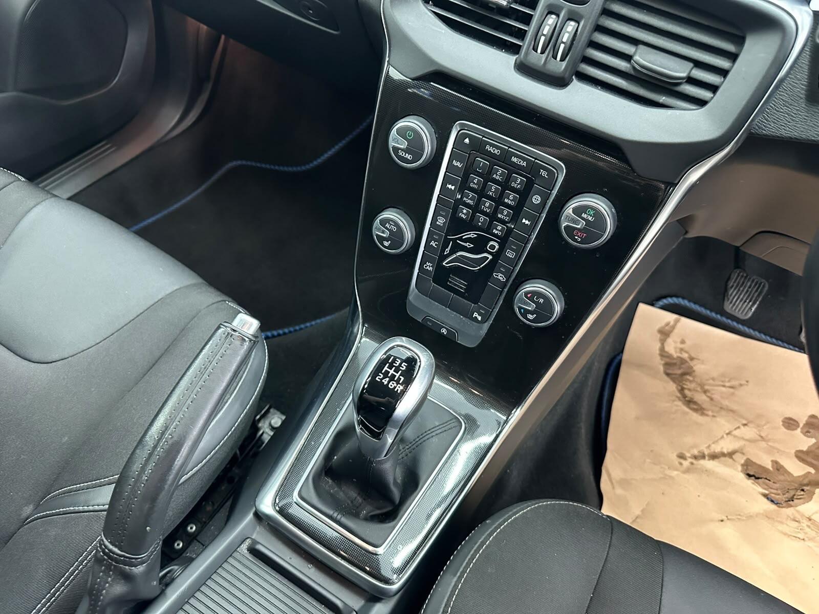 Volvo V40 view 38