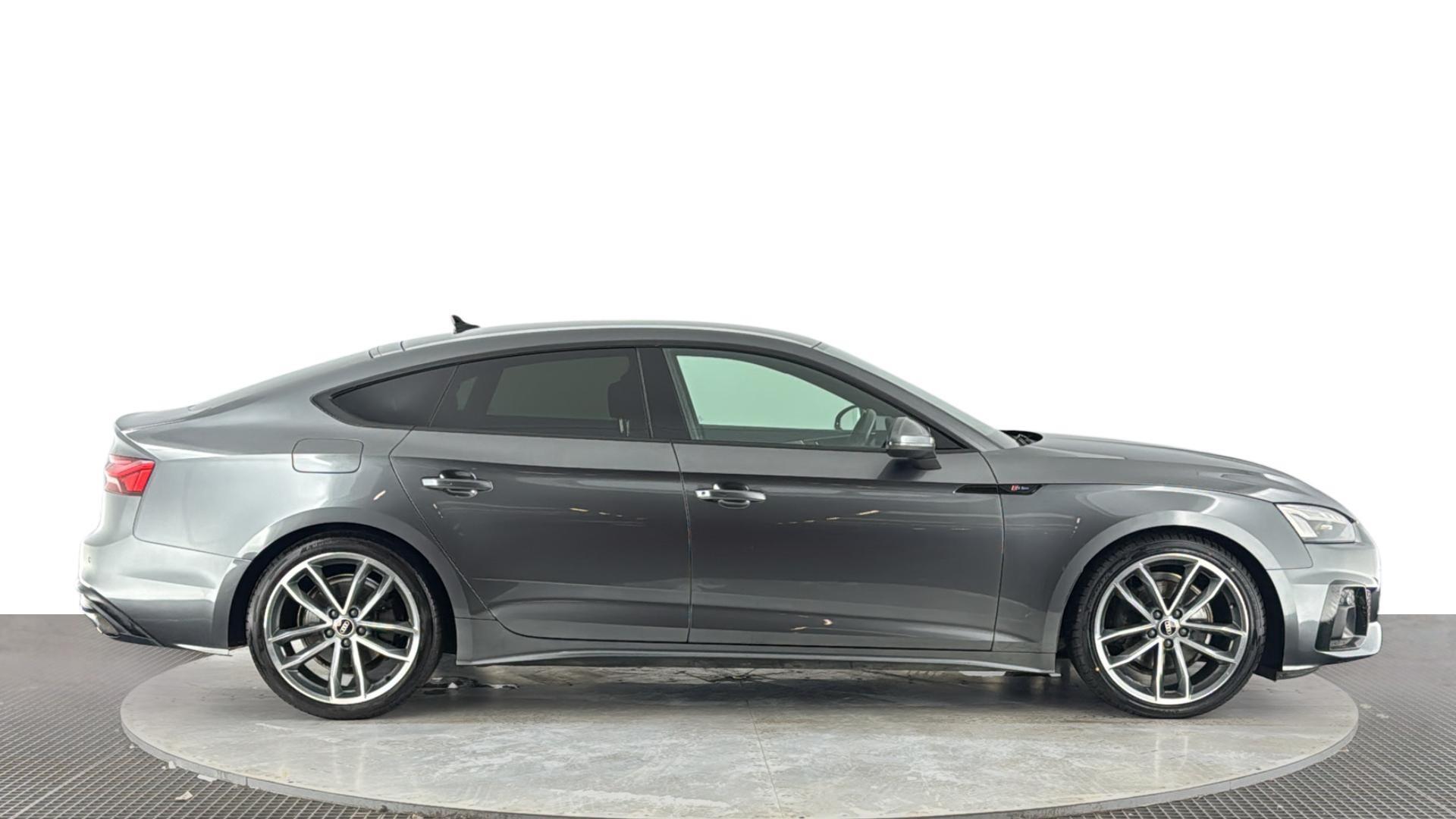 Audi A5 view 3