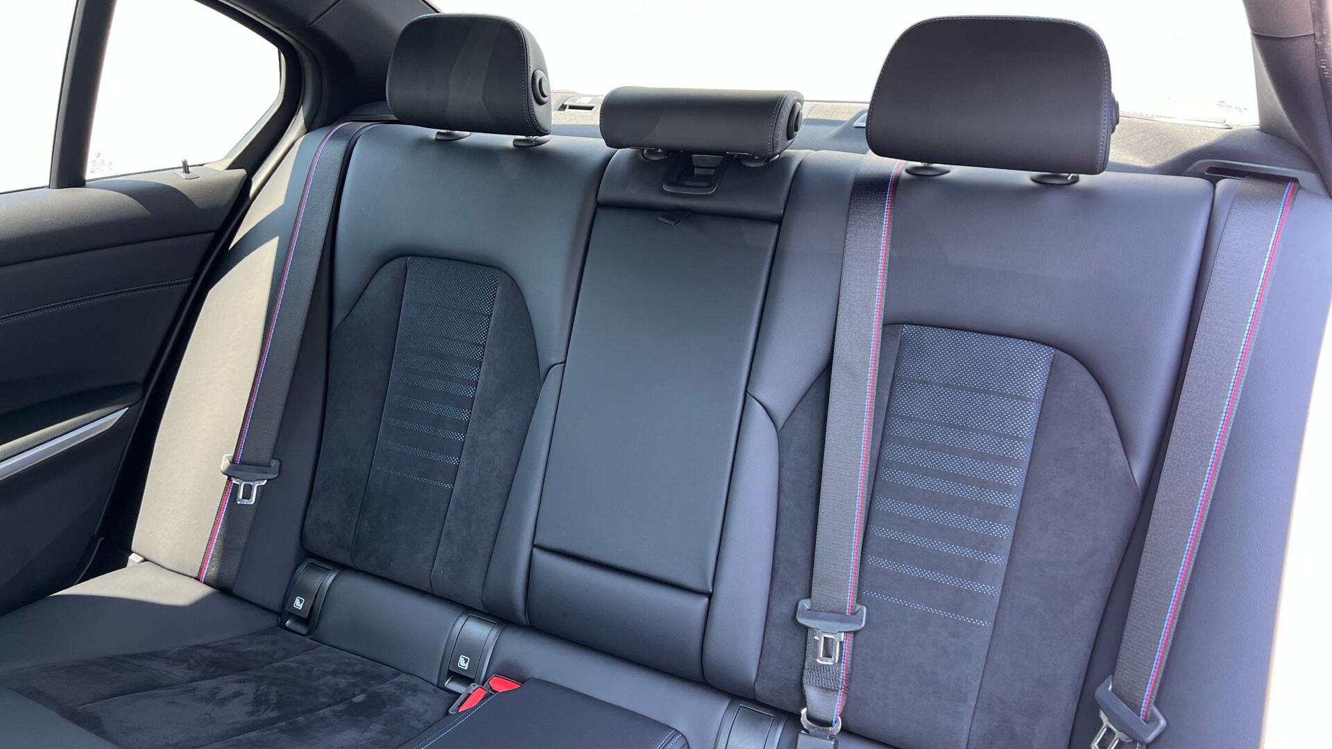 BMW 3 Series view 12