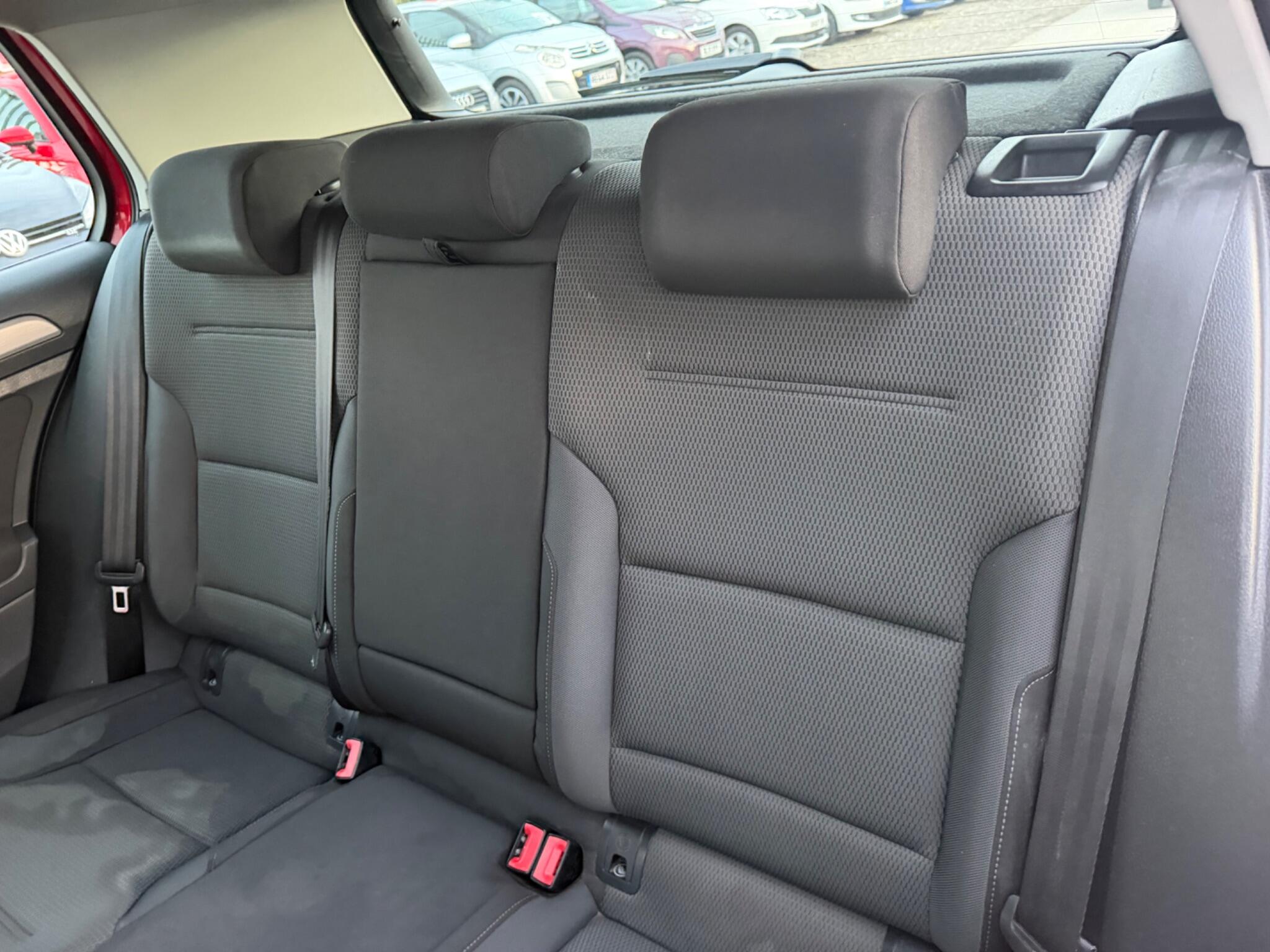 Volkswagen Golf view 29