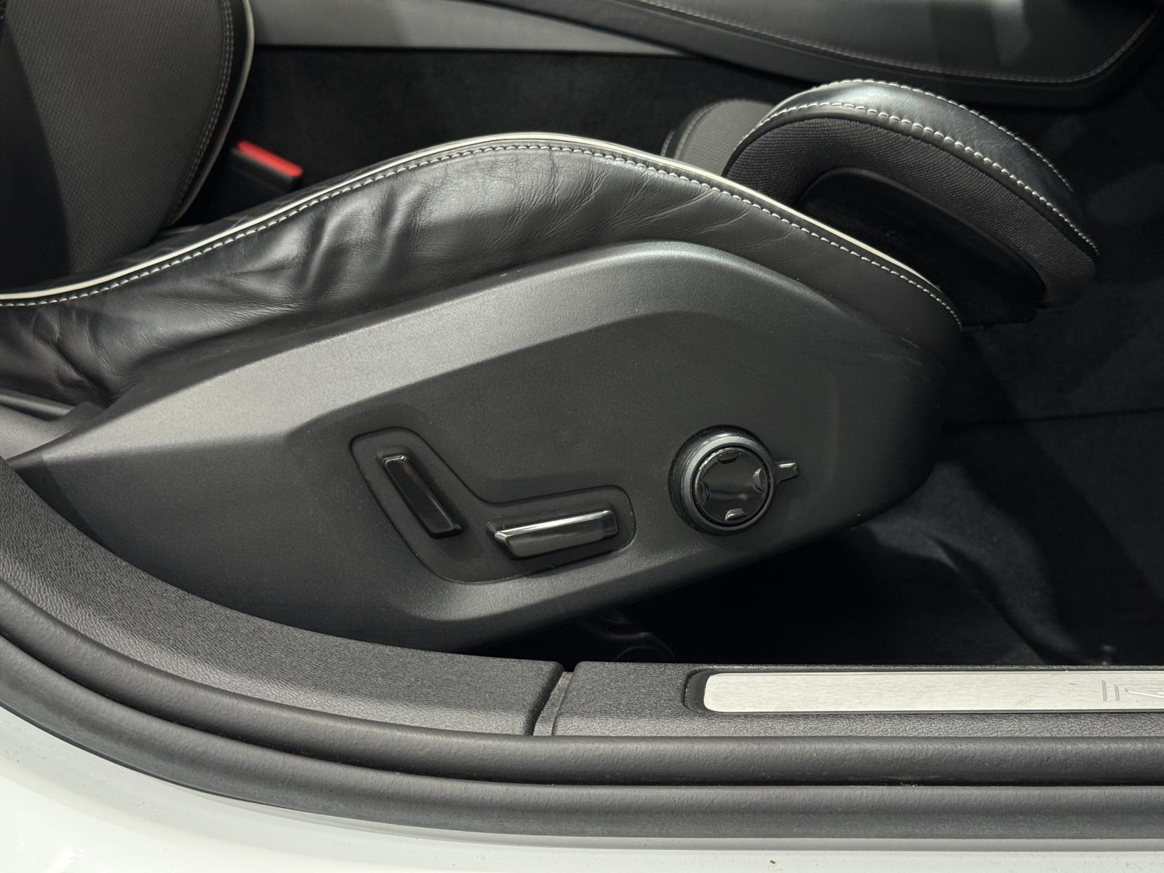 Volvo S60 view 24