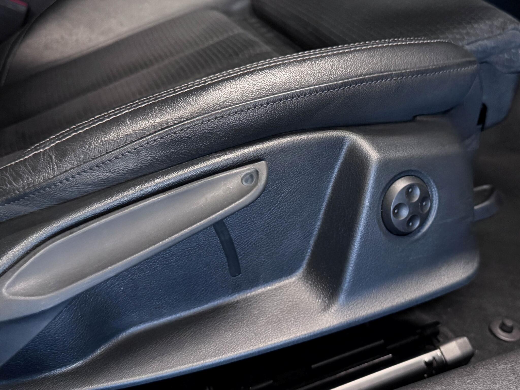 Audi A4 view 23