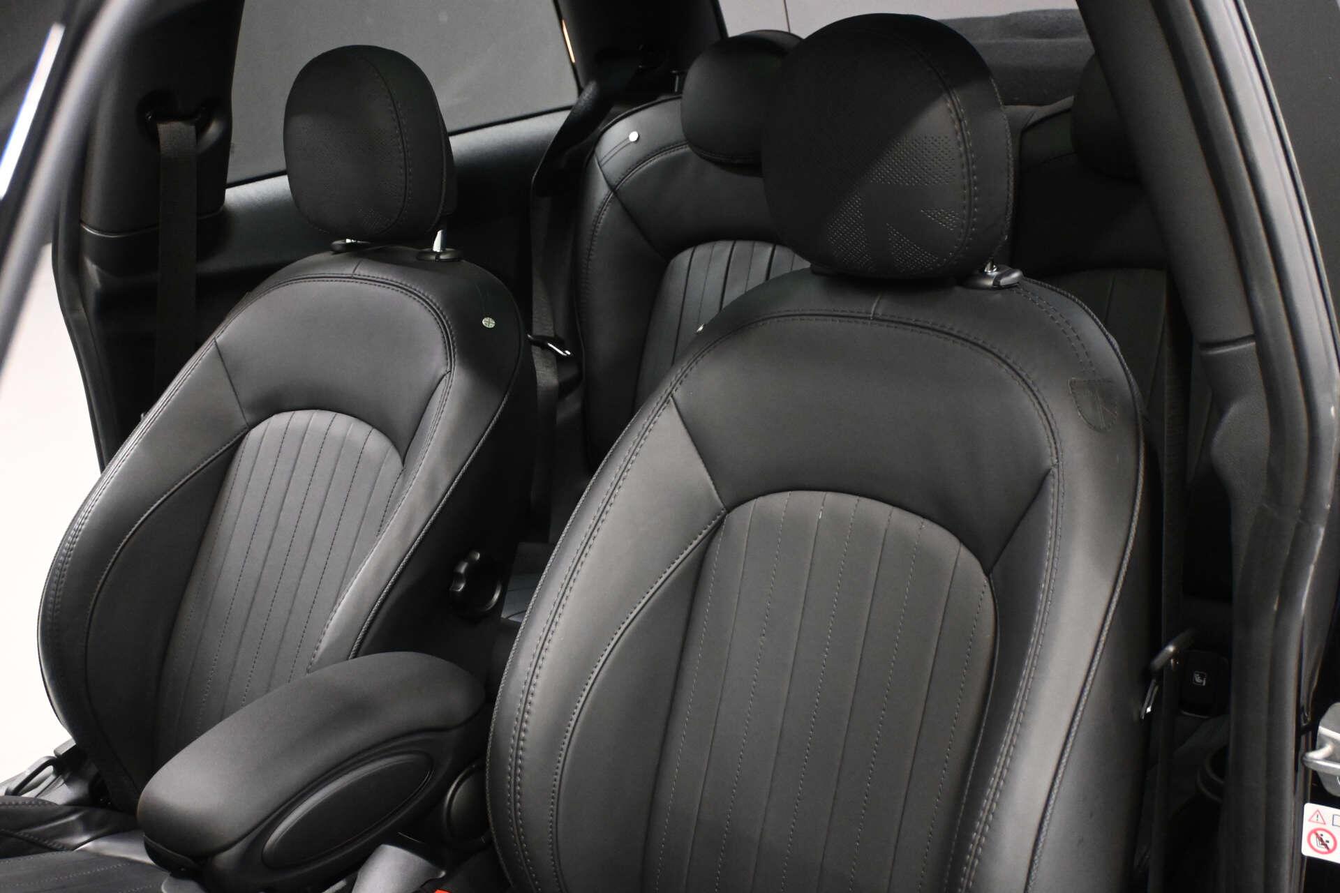 Mini Hatch view 9