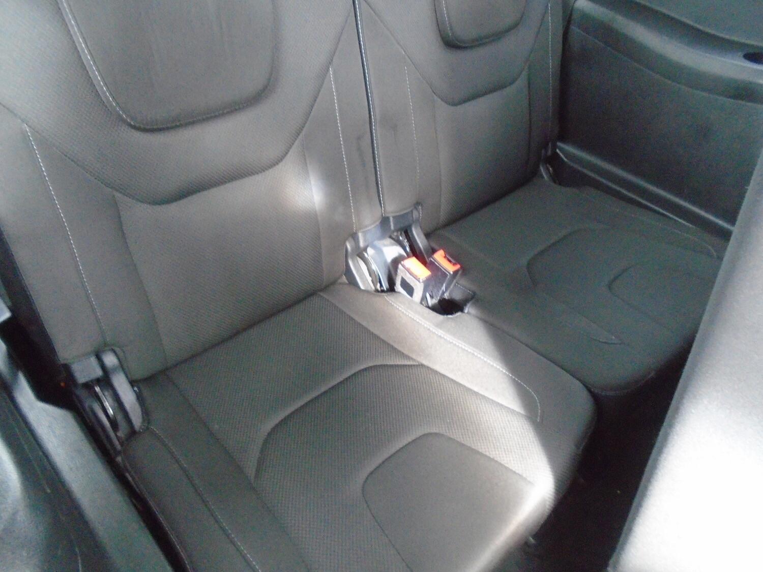 Ford S-Max view 9