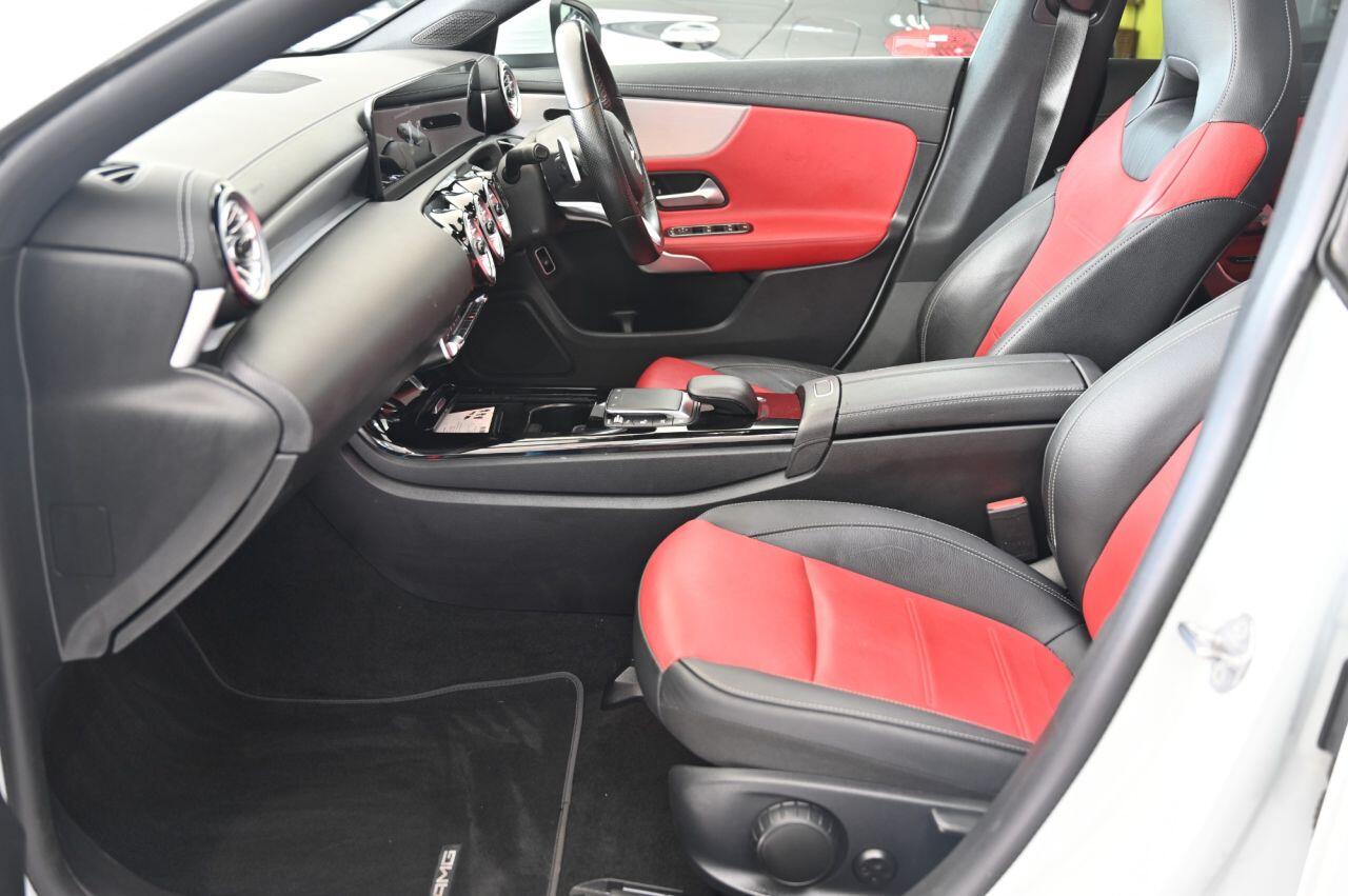 Mercedes-Benz Cla view 14