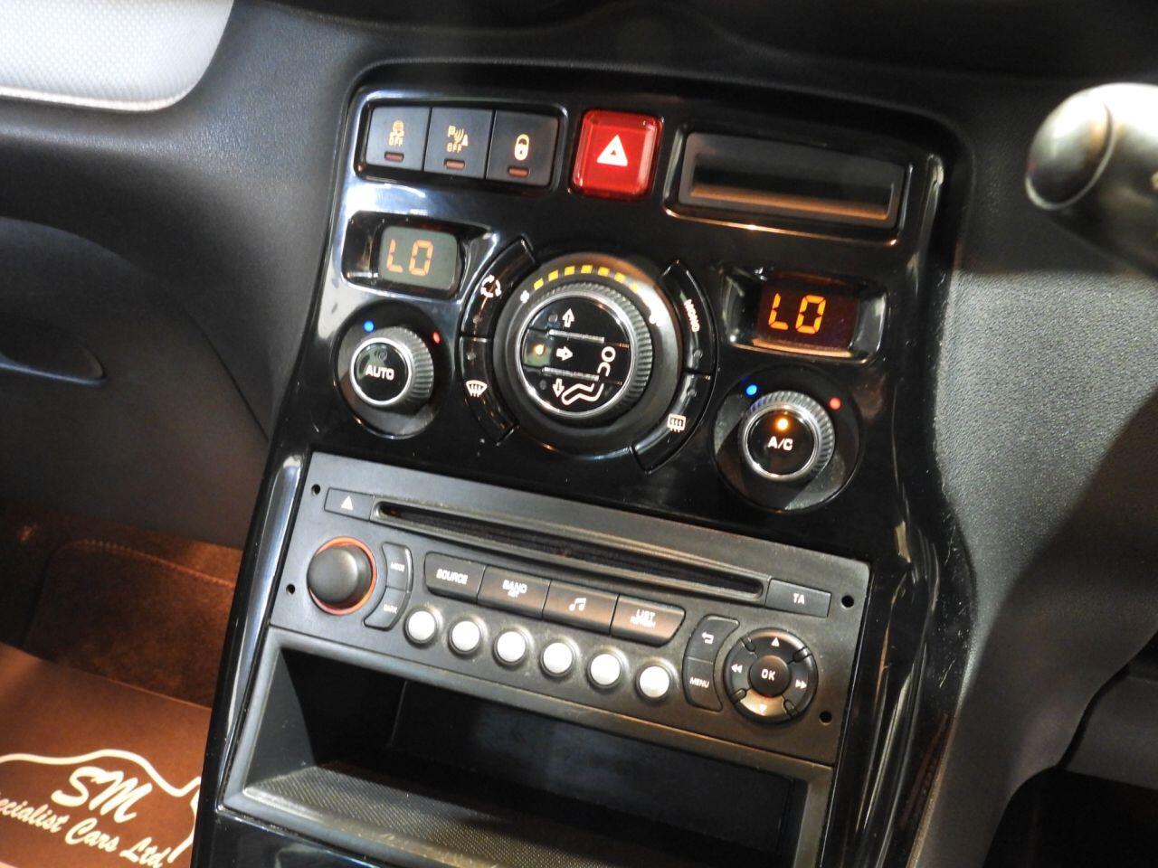 Citroen C3 Picasso view 45