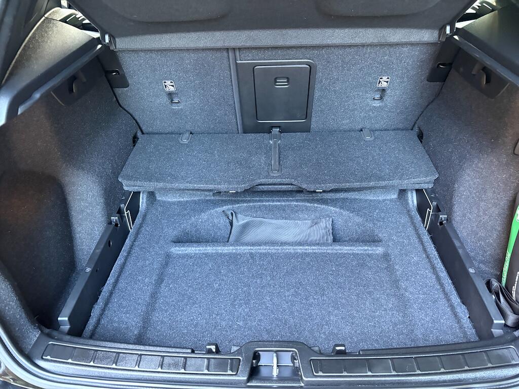 Volvo XC40 view 40