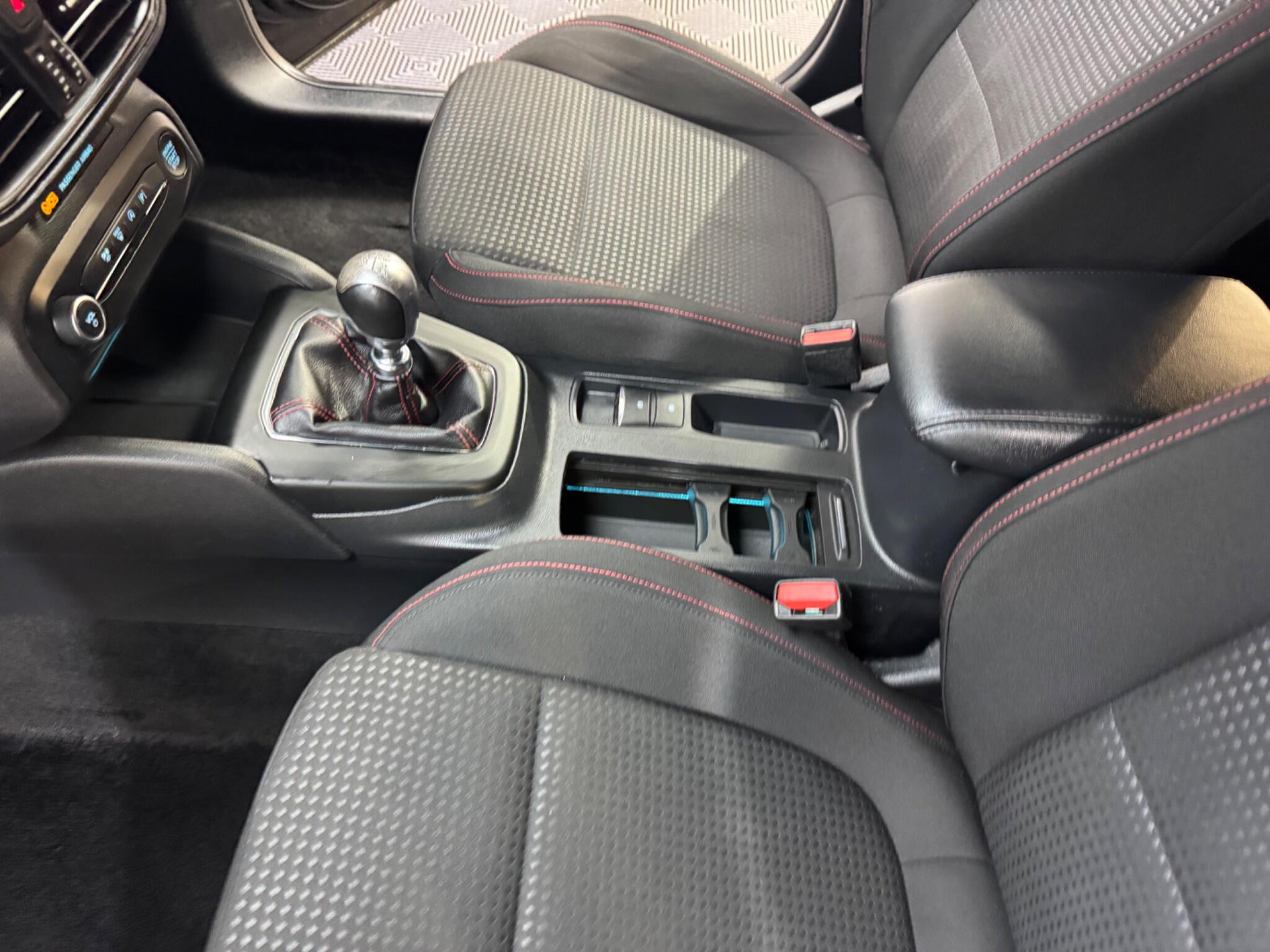 Ford Focus view 40