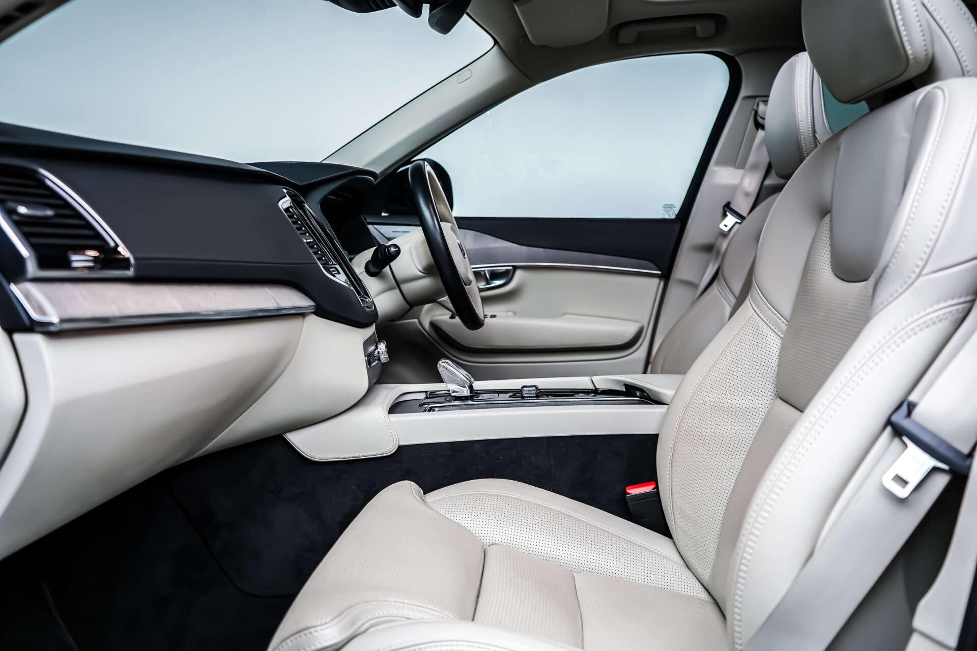Volvo XC90 view 7