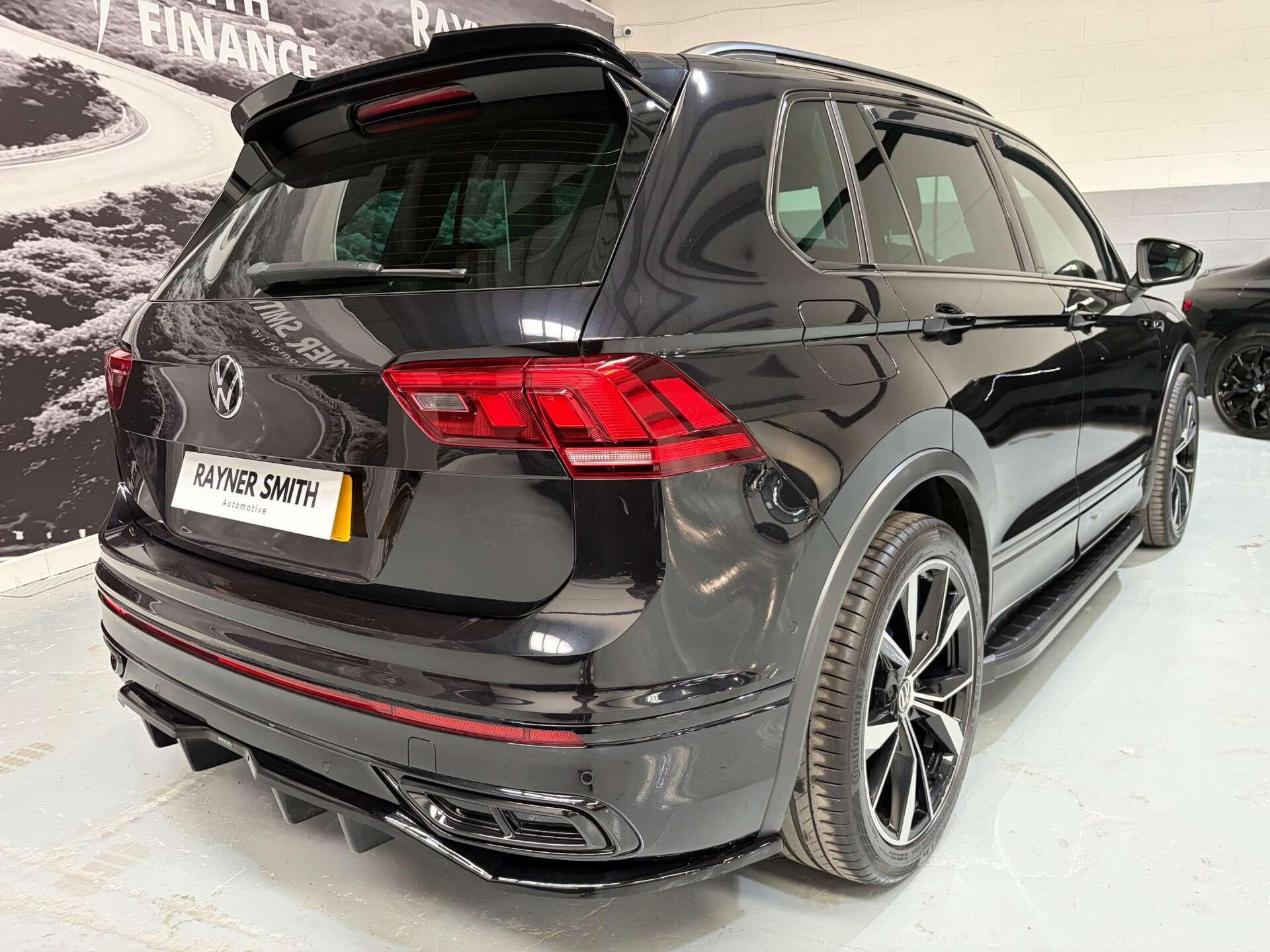 Volkswagen Tiguan view 13