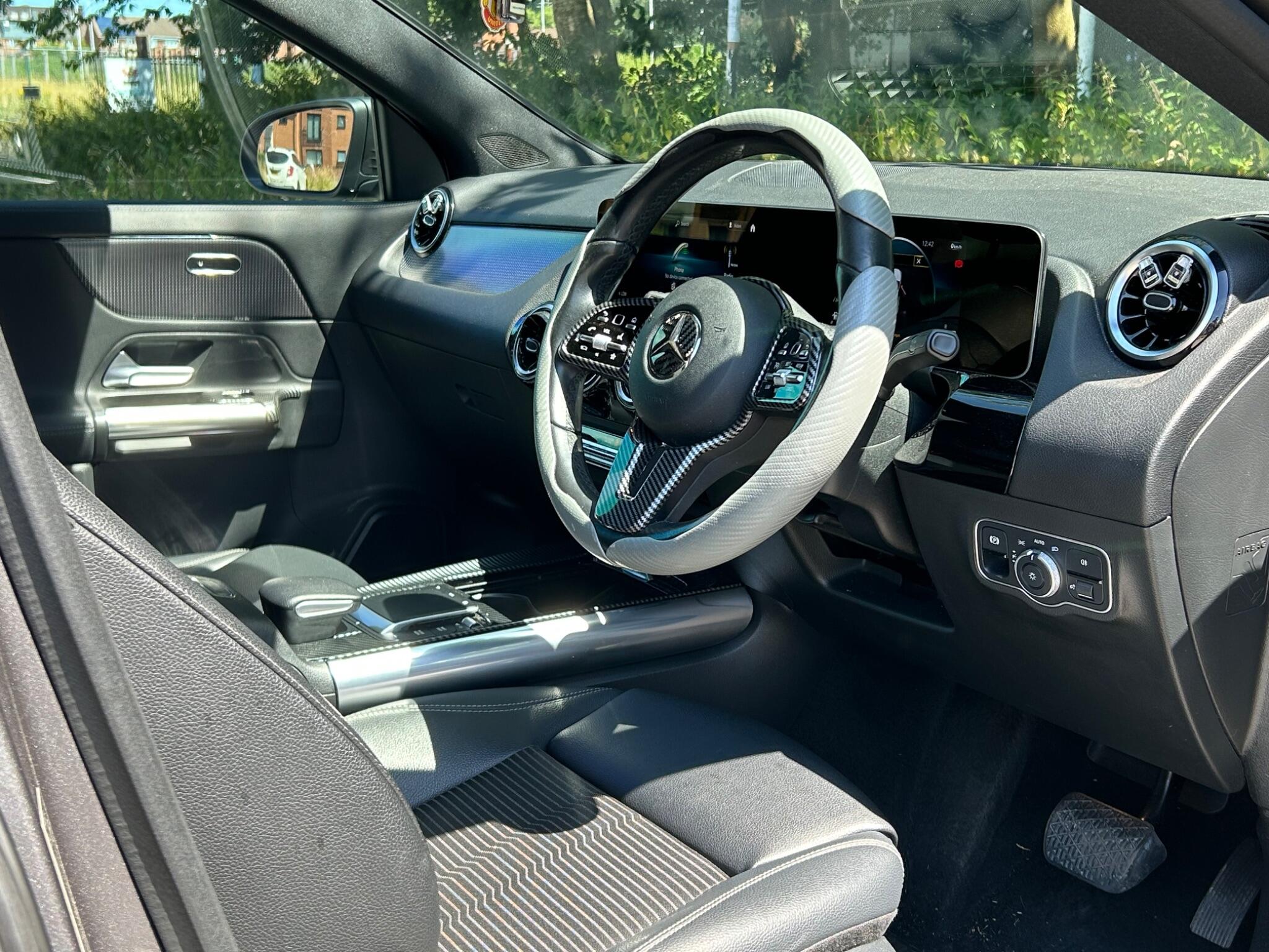 Mercedes-Benz Gla view 14