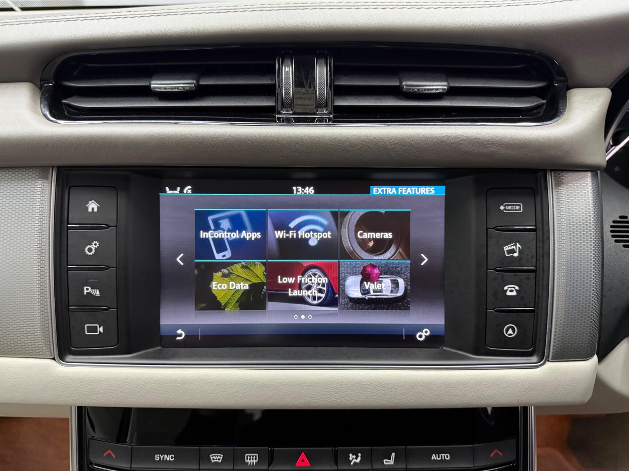 Jaguar XF view 16