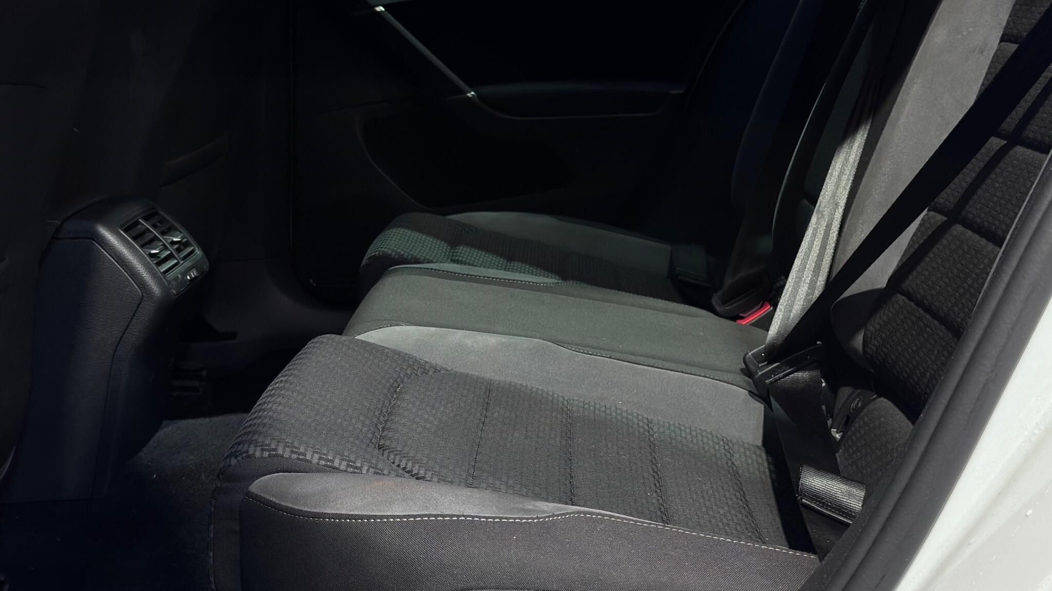 Volkswagen Golf view 41
