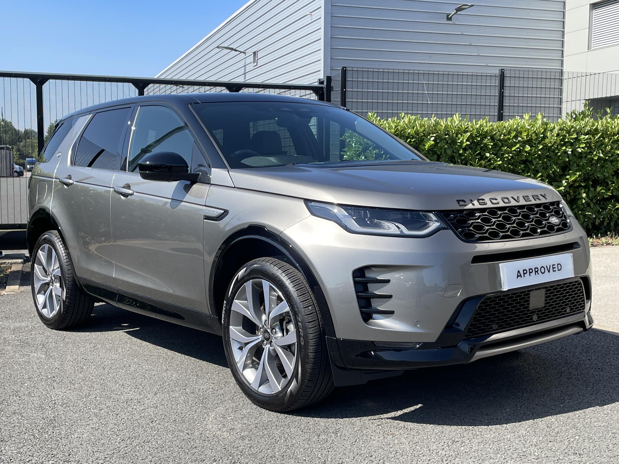 Land Rover Discovery Sport view 56