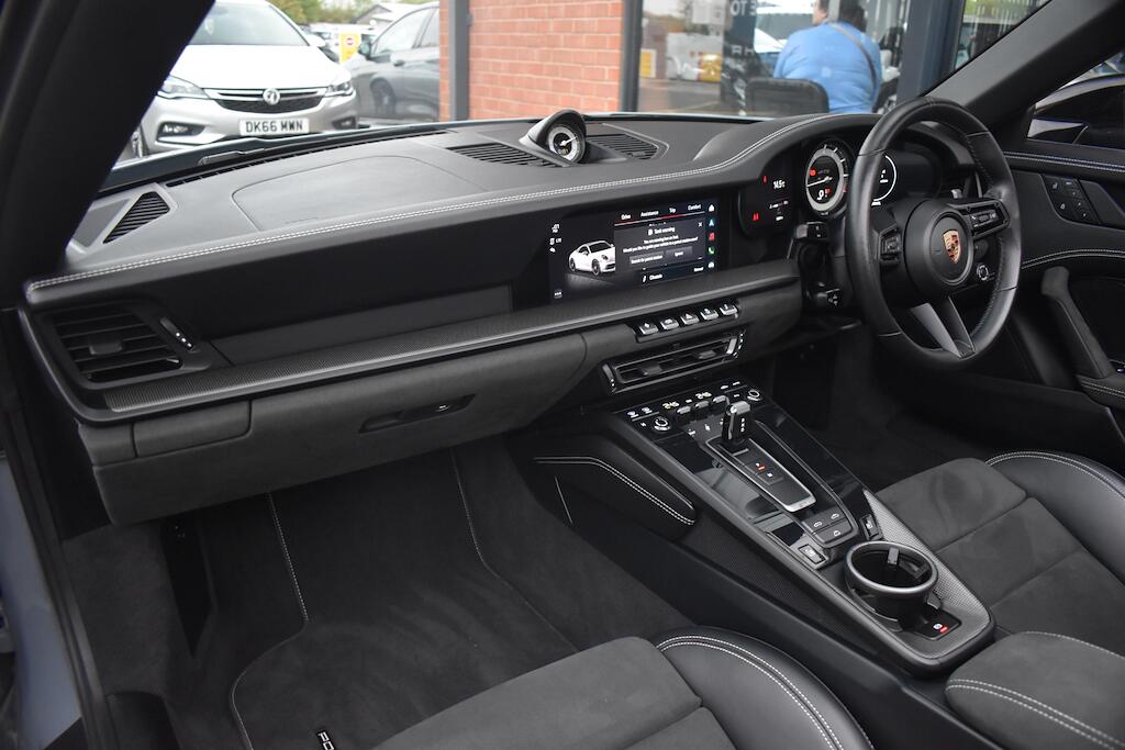 Porsche 911 view 51