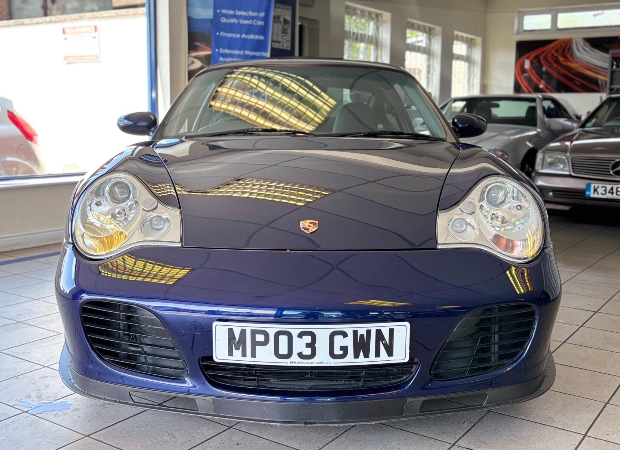 Porsche 911 view 3
