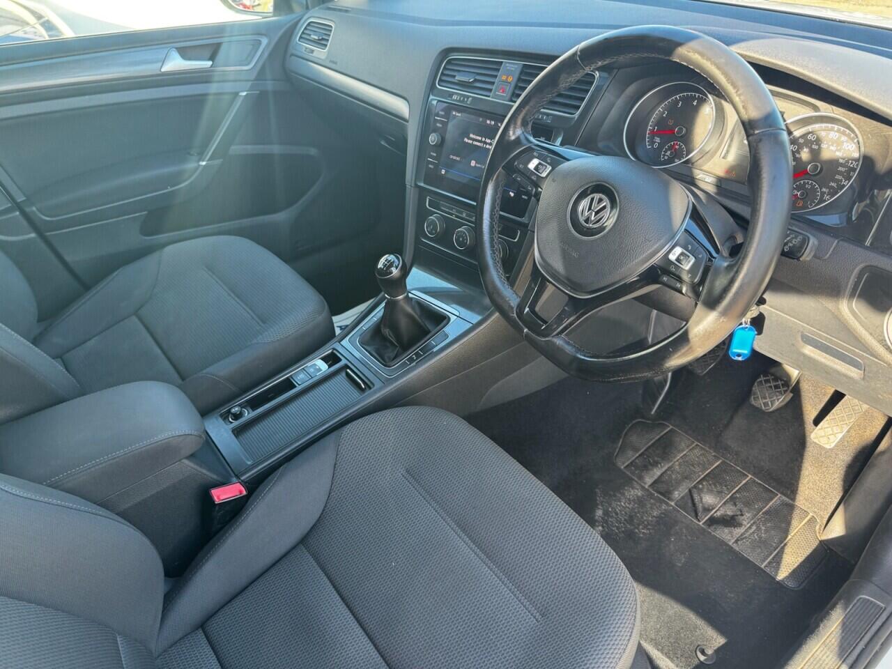 Volkswagen Golf view 35