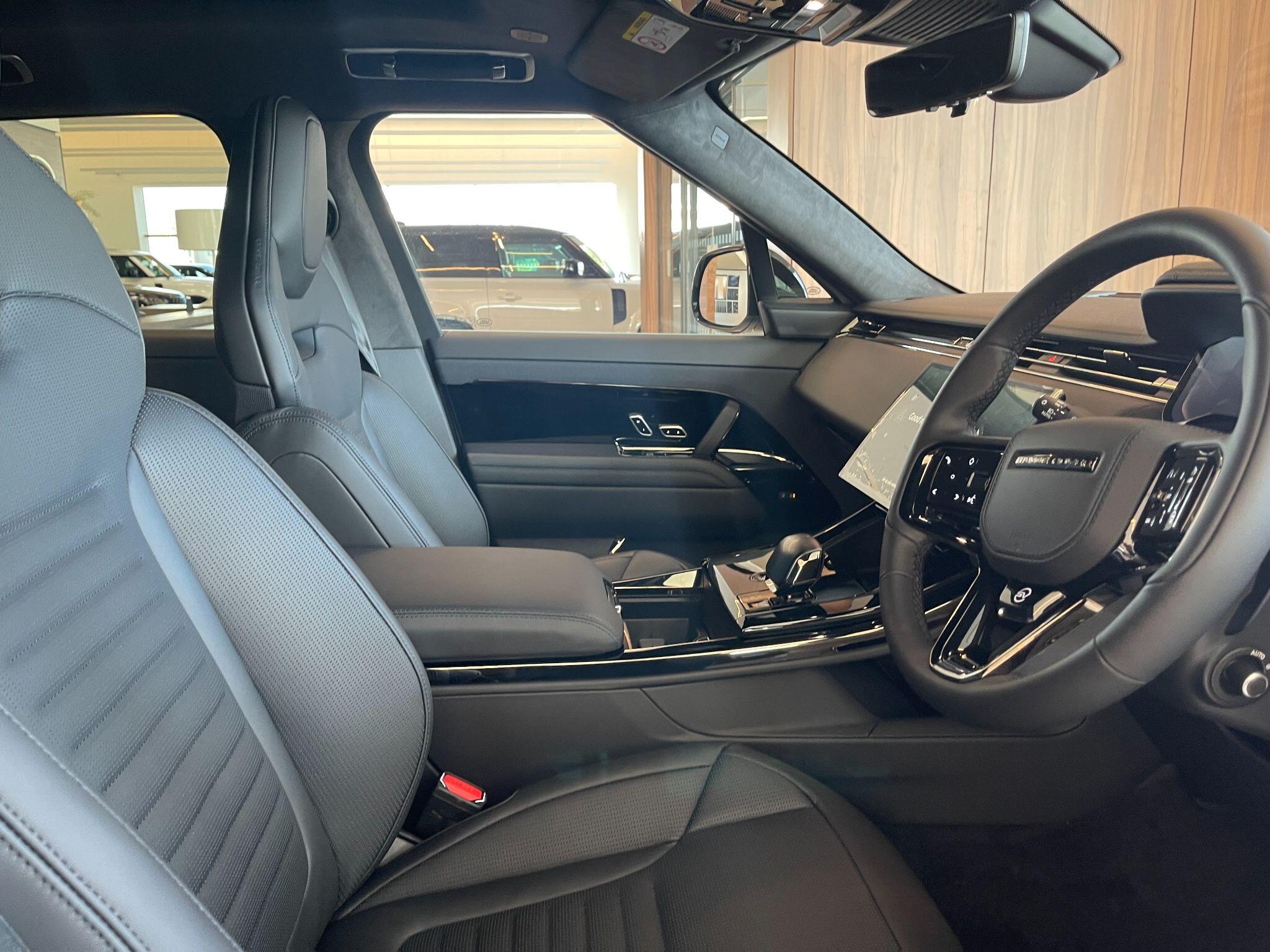 Land Rover Range Rover Sport view 15