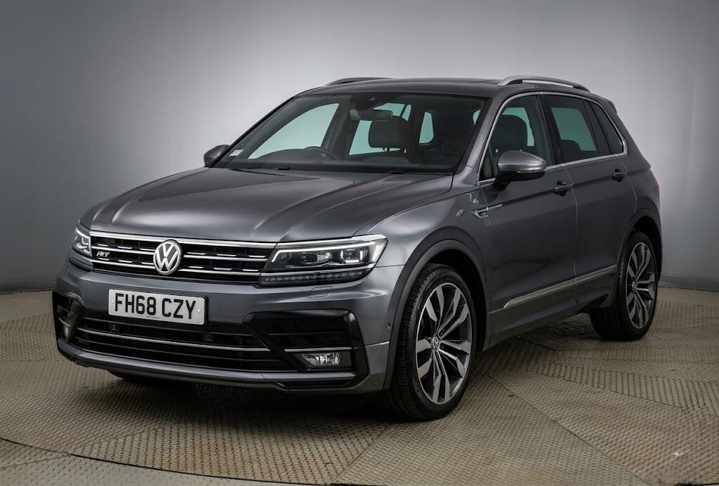 Volkswagen Tiguan view 3