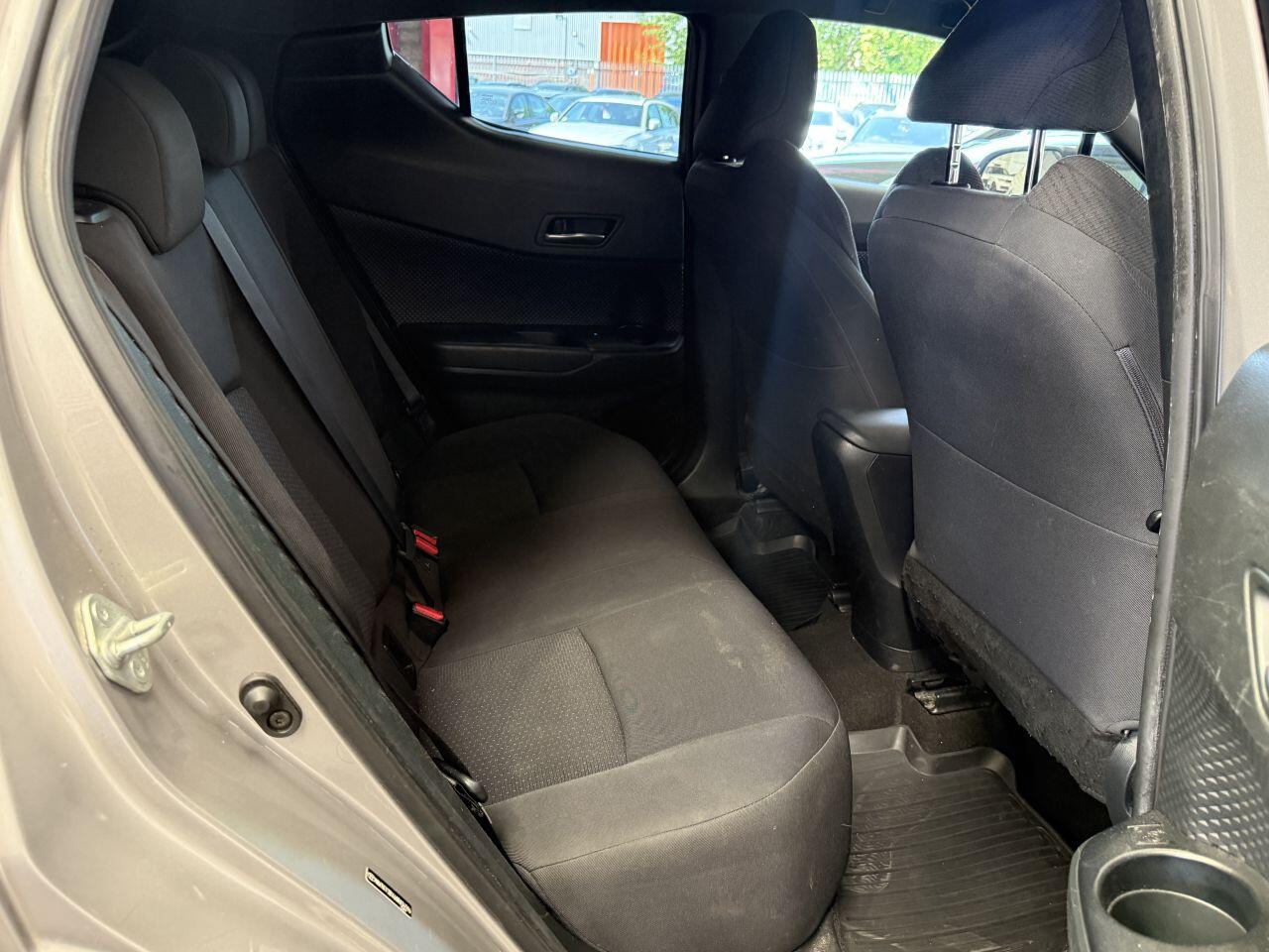 Toyota C-HR view 57