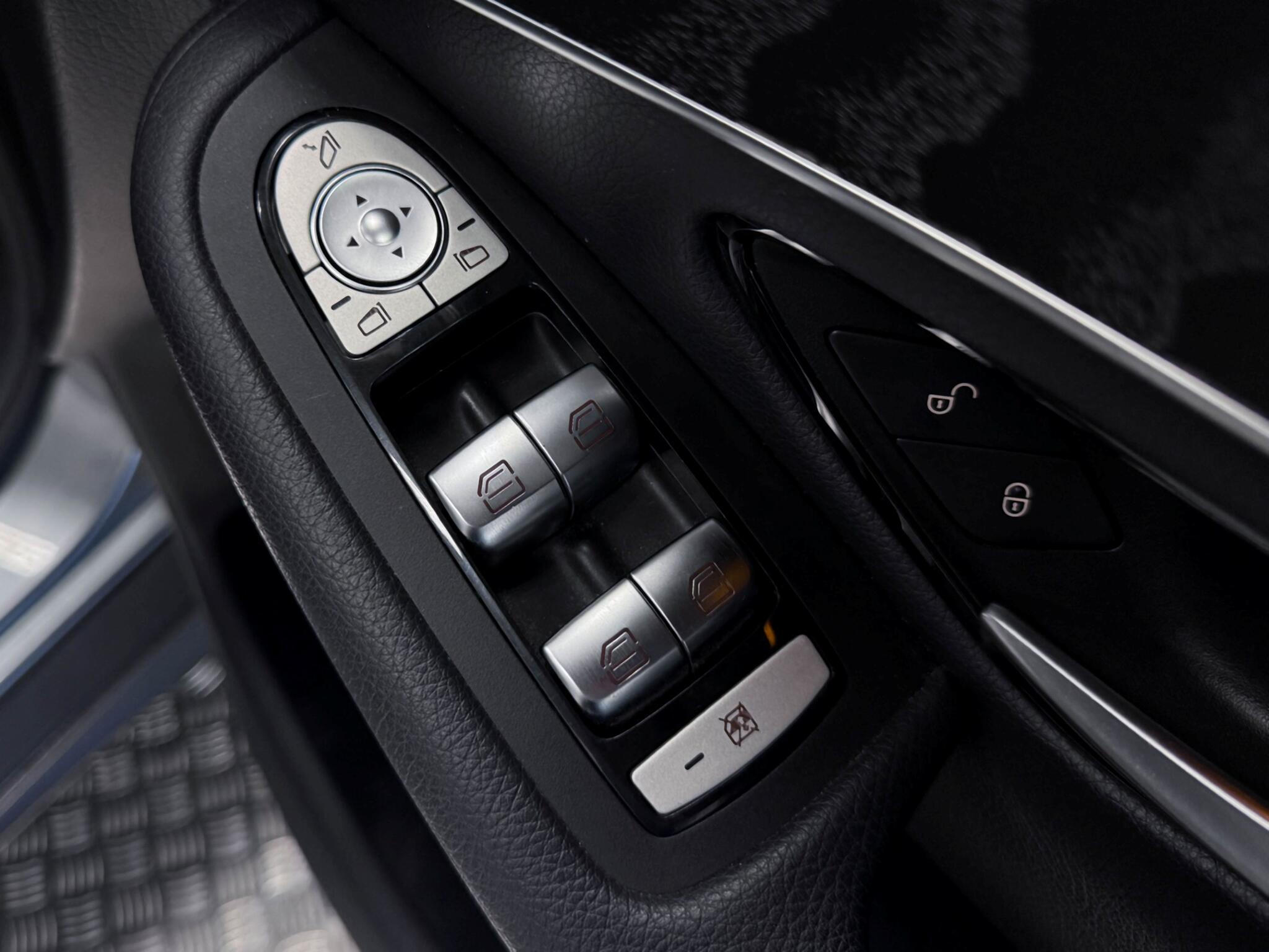 Mercedes-Benz GLC view 28