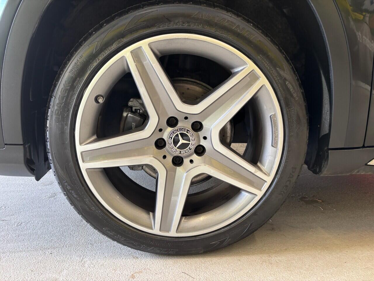 Mercedes-Benz GLA view 9