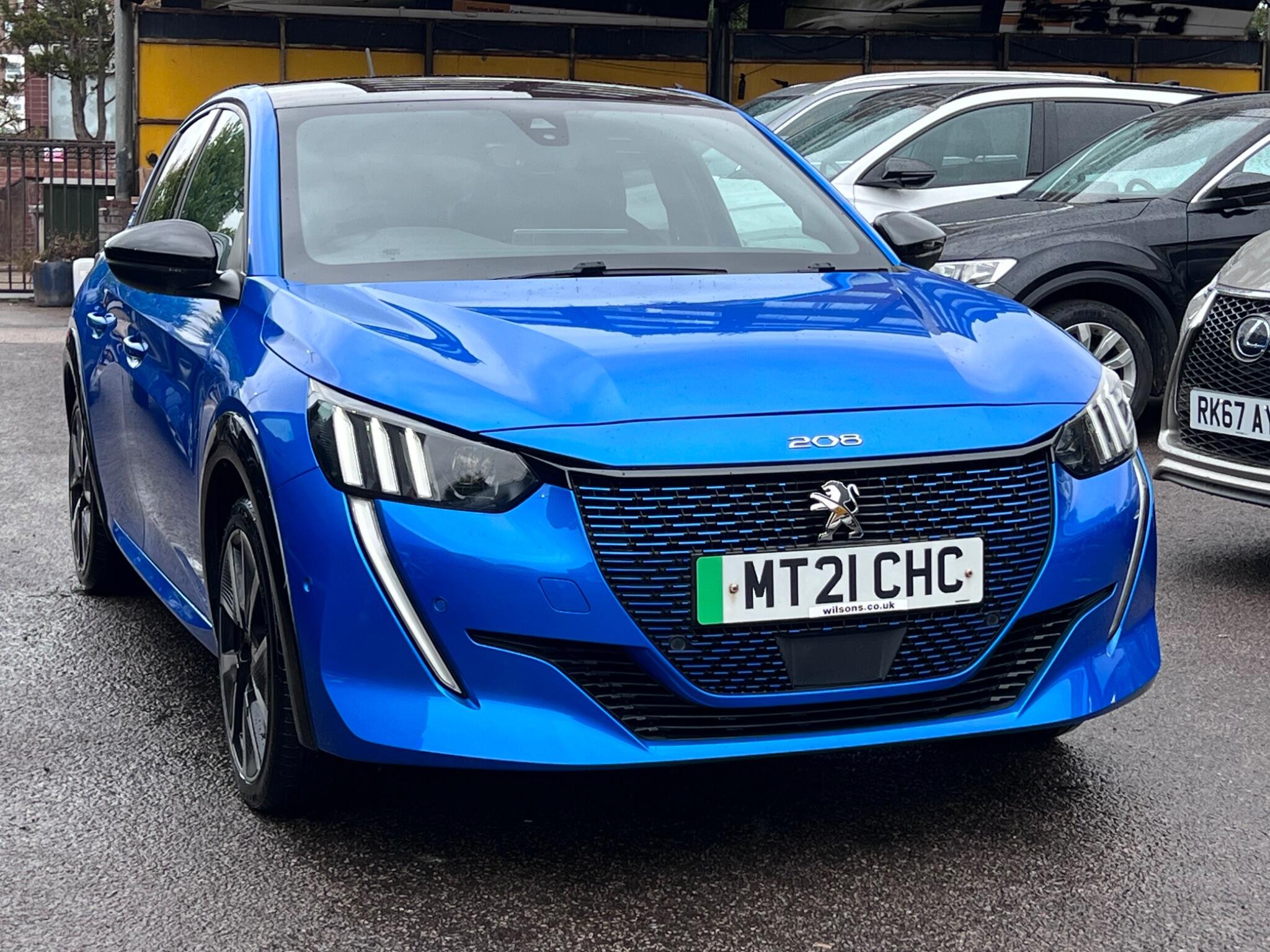 Peugeot E-208 view 5