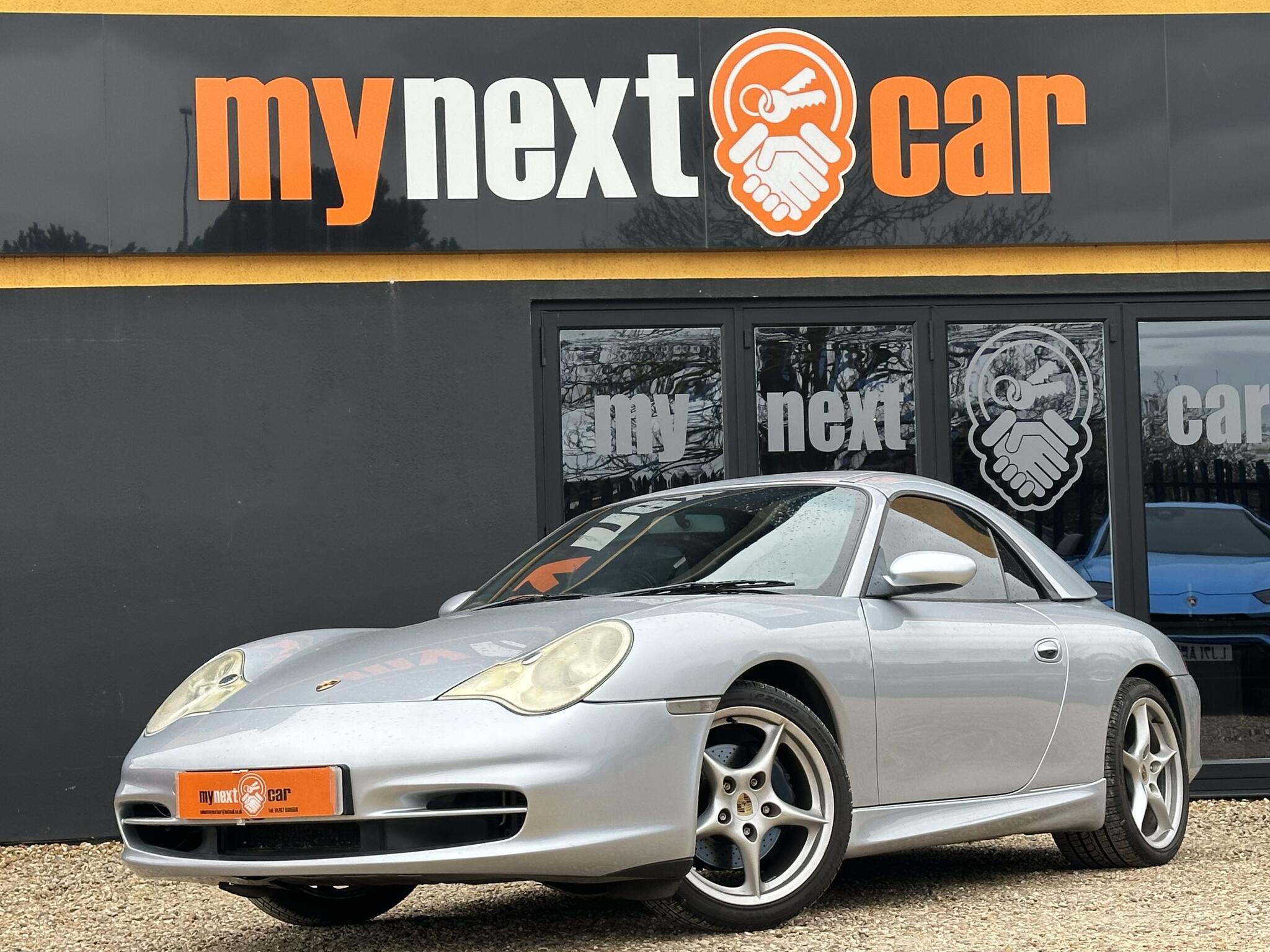 Porsche 911 view 4