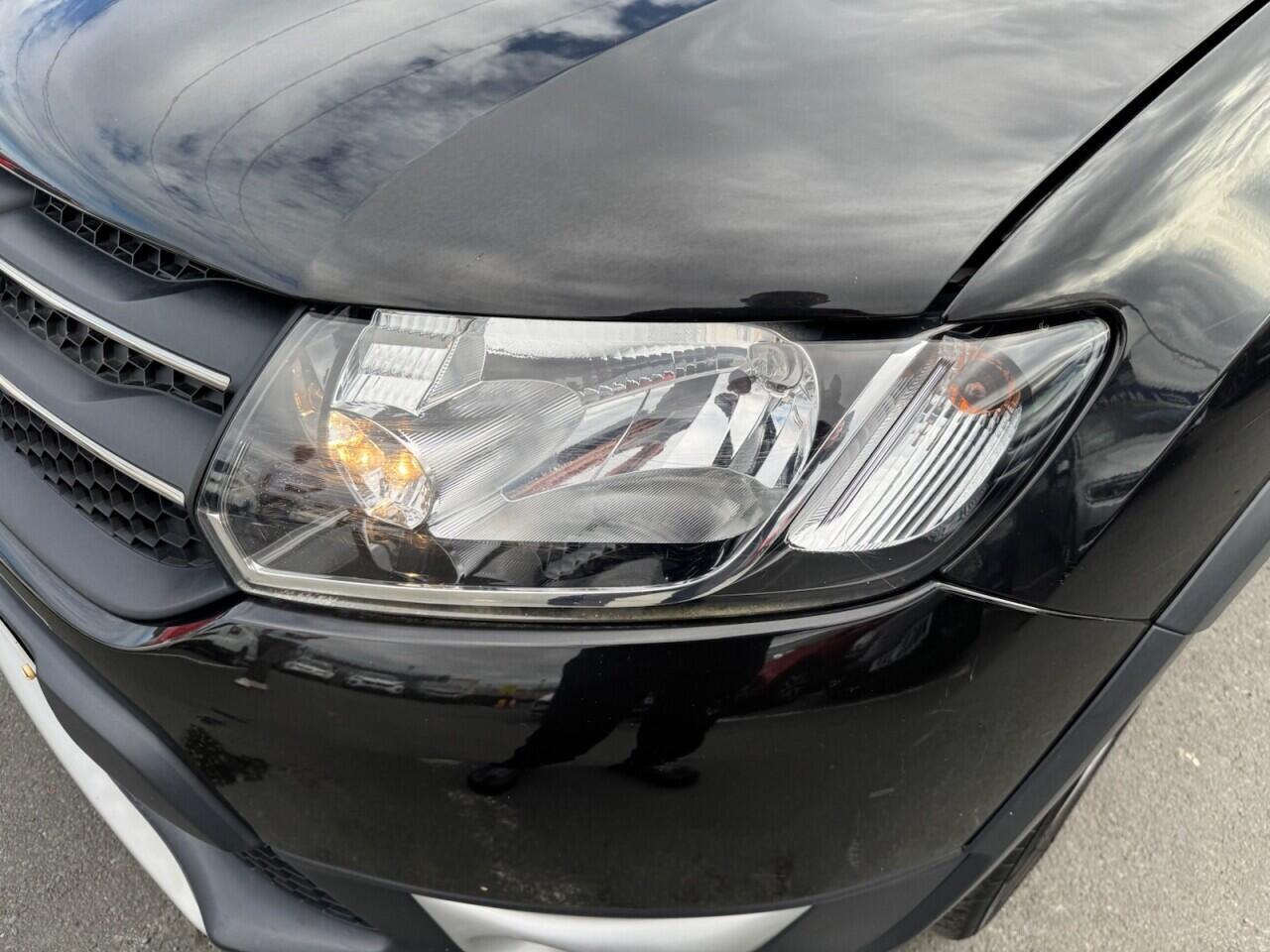 Dacia Sandero view 32