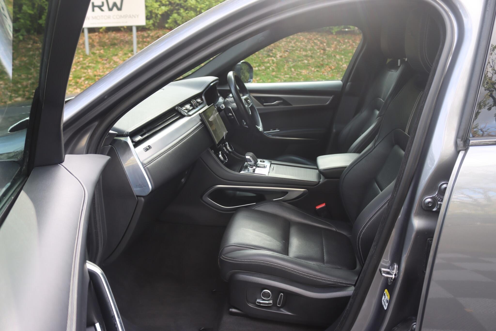 Jaguar F-Pace view 4