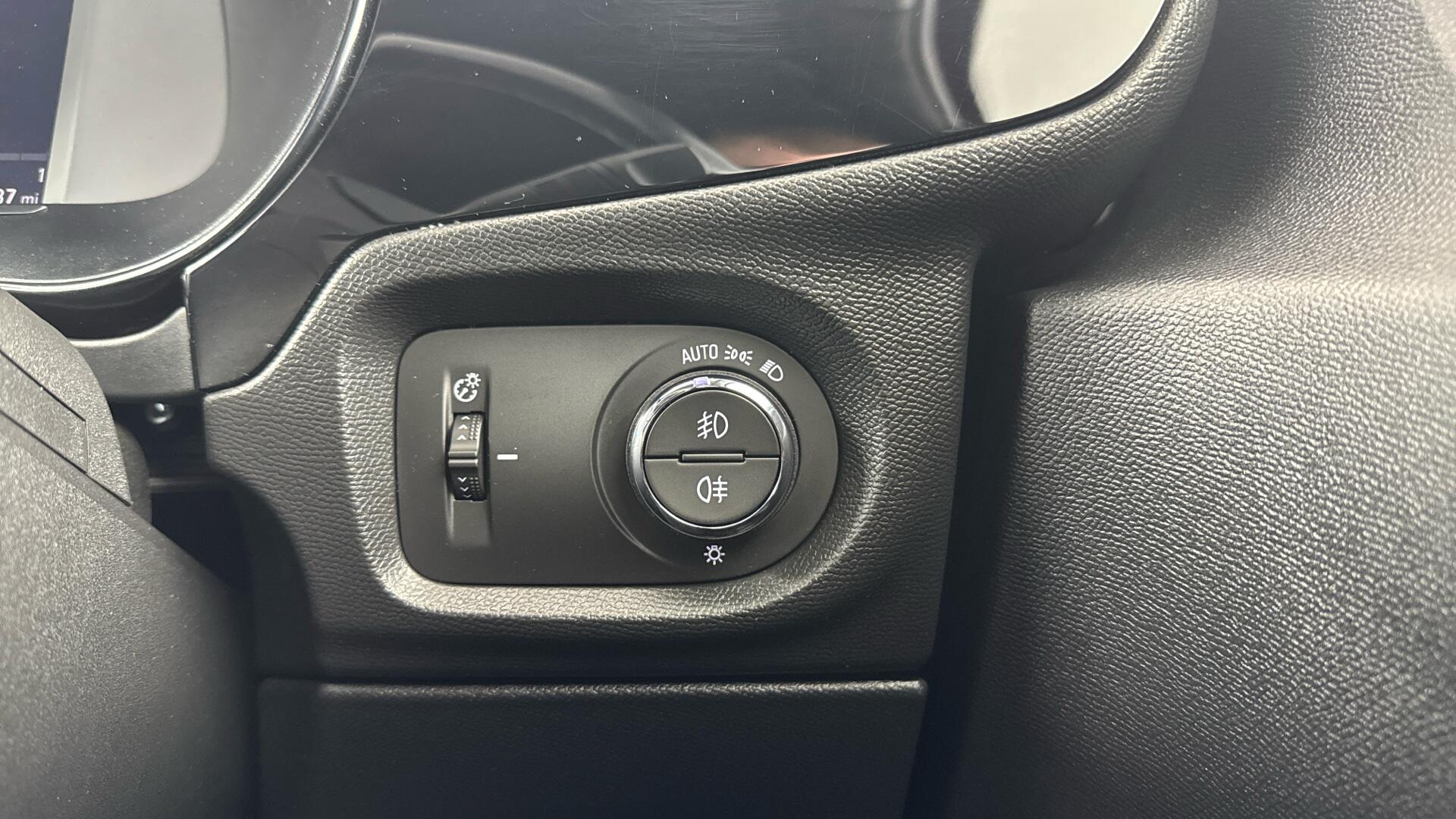 Vauxhall Corsa view 48