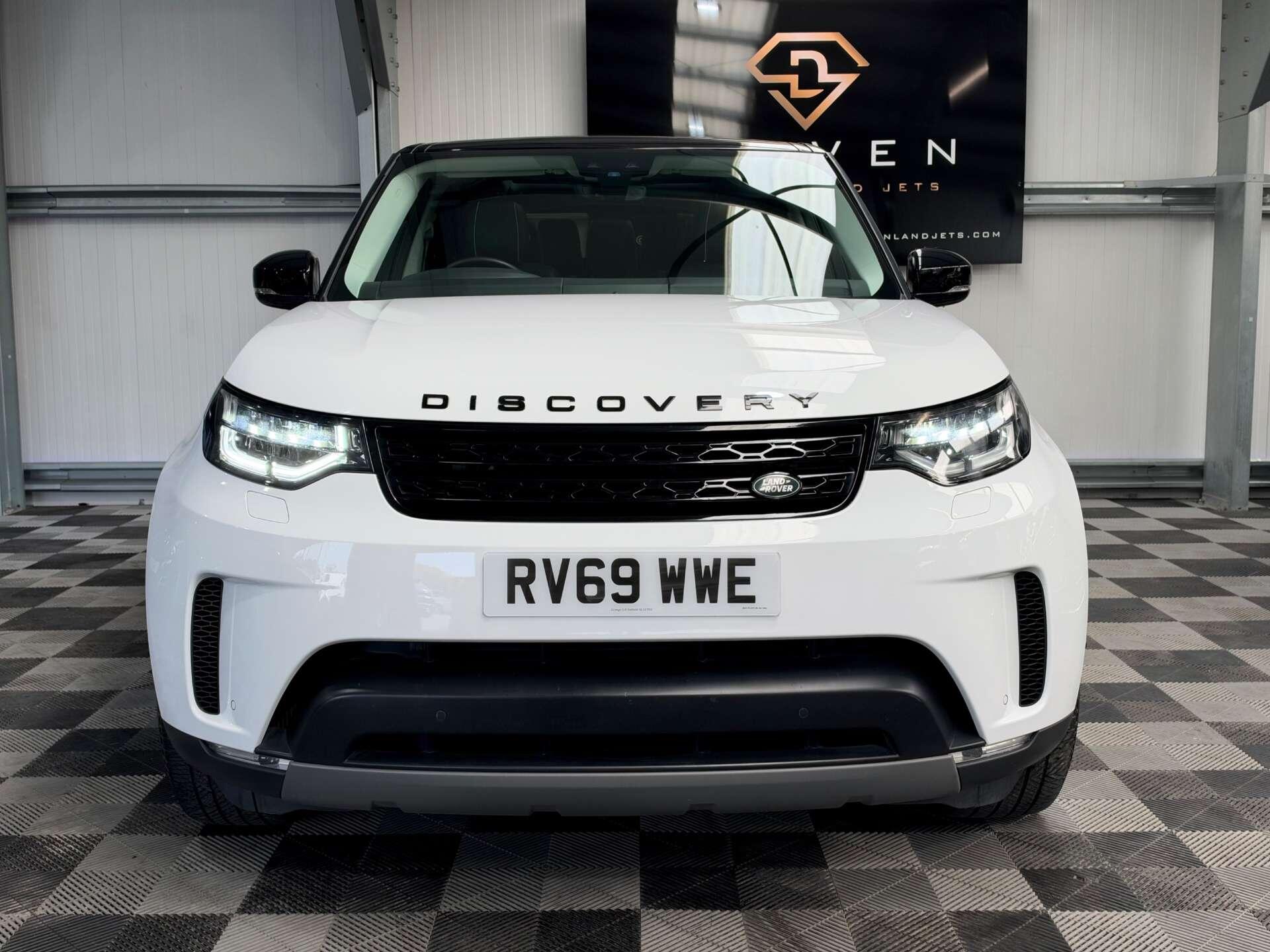 Land Rover Discovery view 9