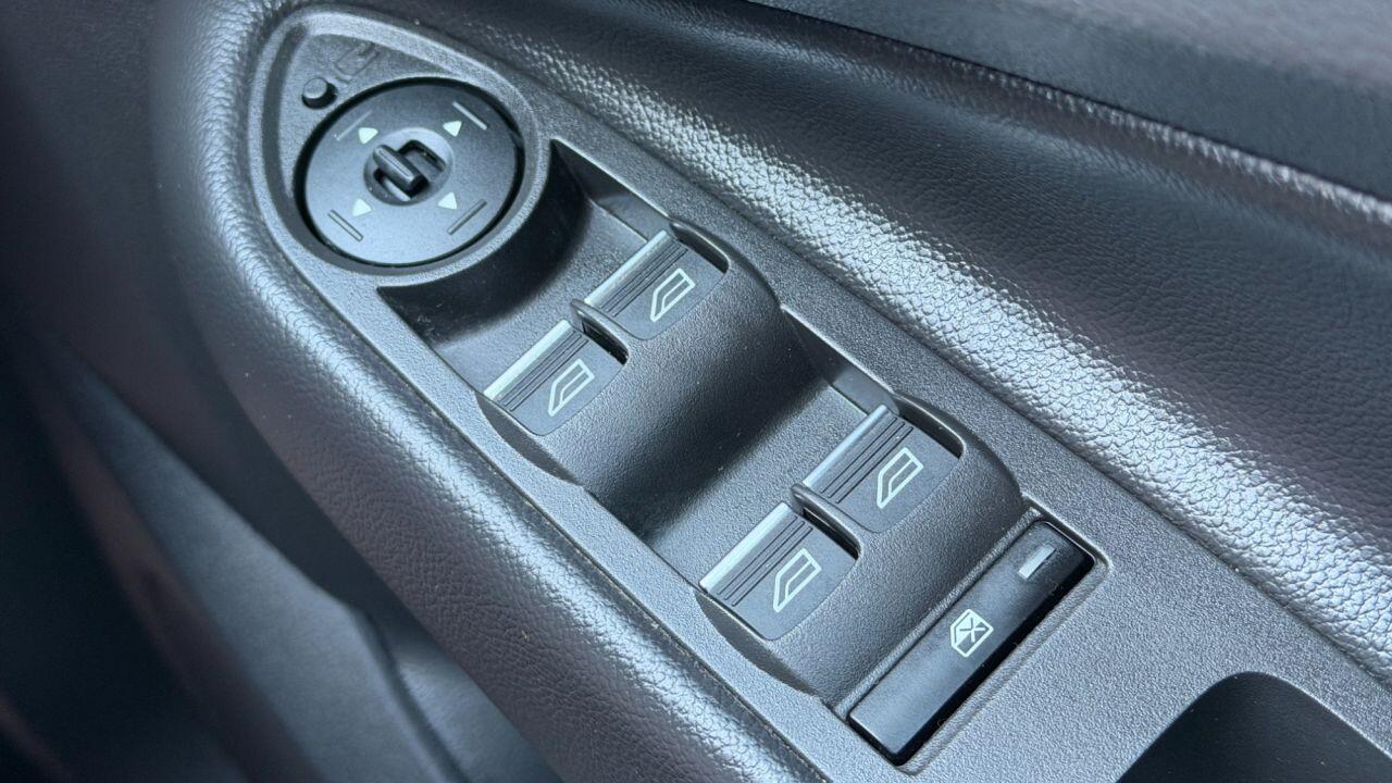 Ford Kuga view 35