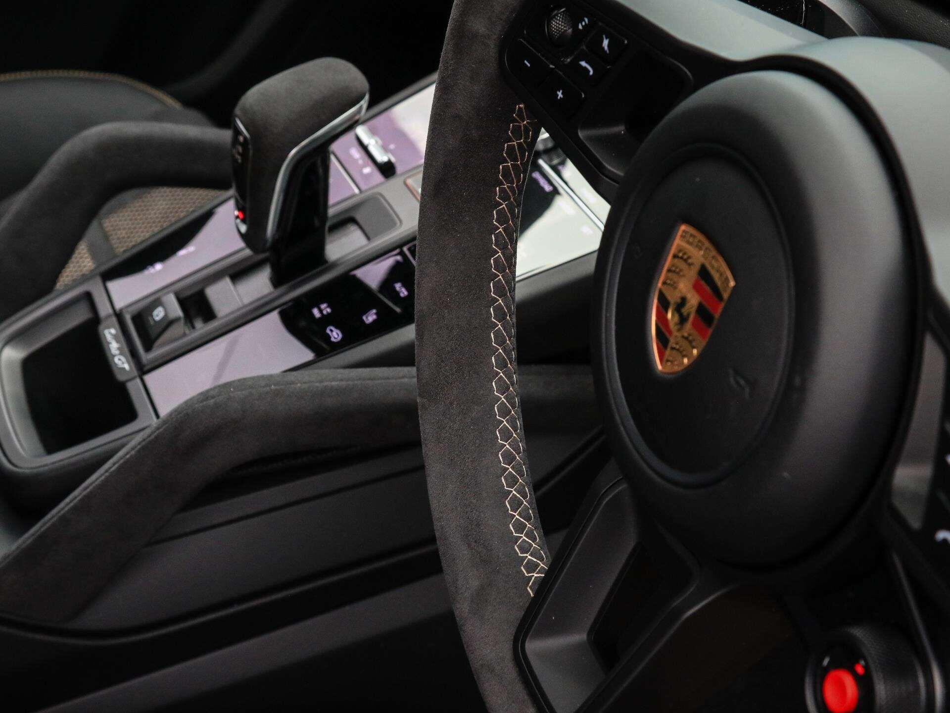 Porsche Cayenne view 13