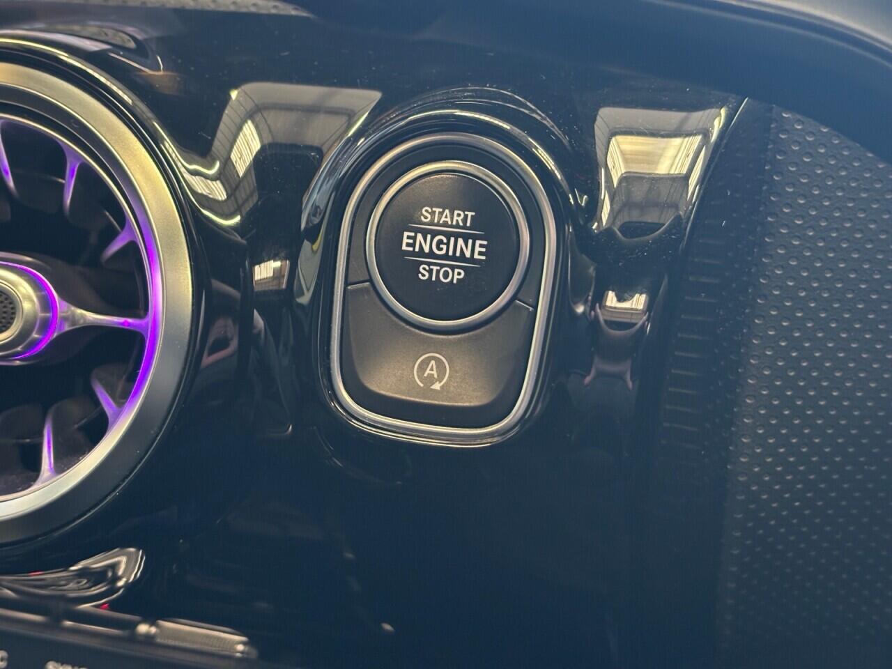 Mercedes-Benz A-Class view 43